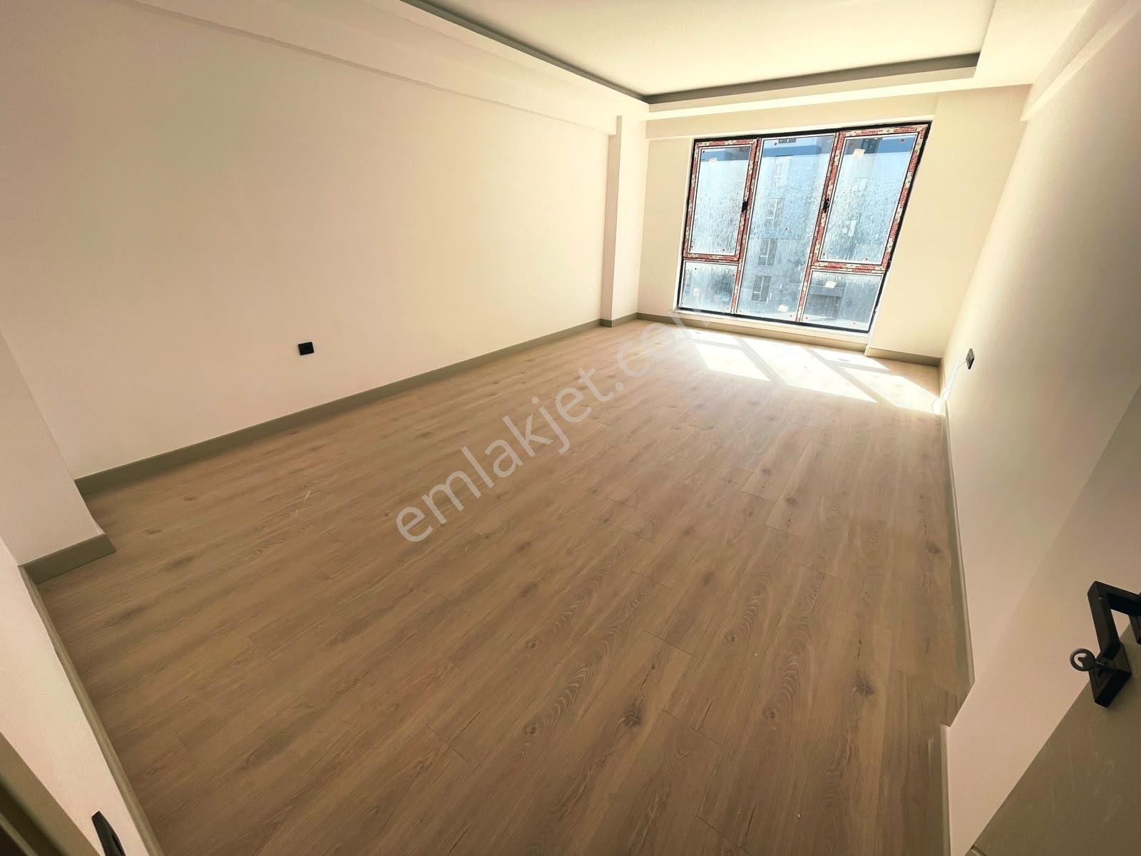 Özkan'Dan Manastır'Da Havuzlu Sitede Satılık 125 M² 3+1 Daire