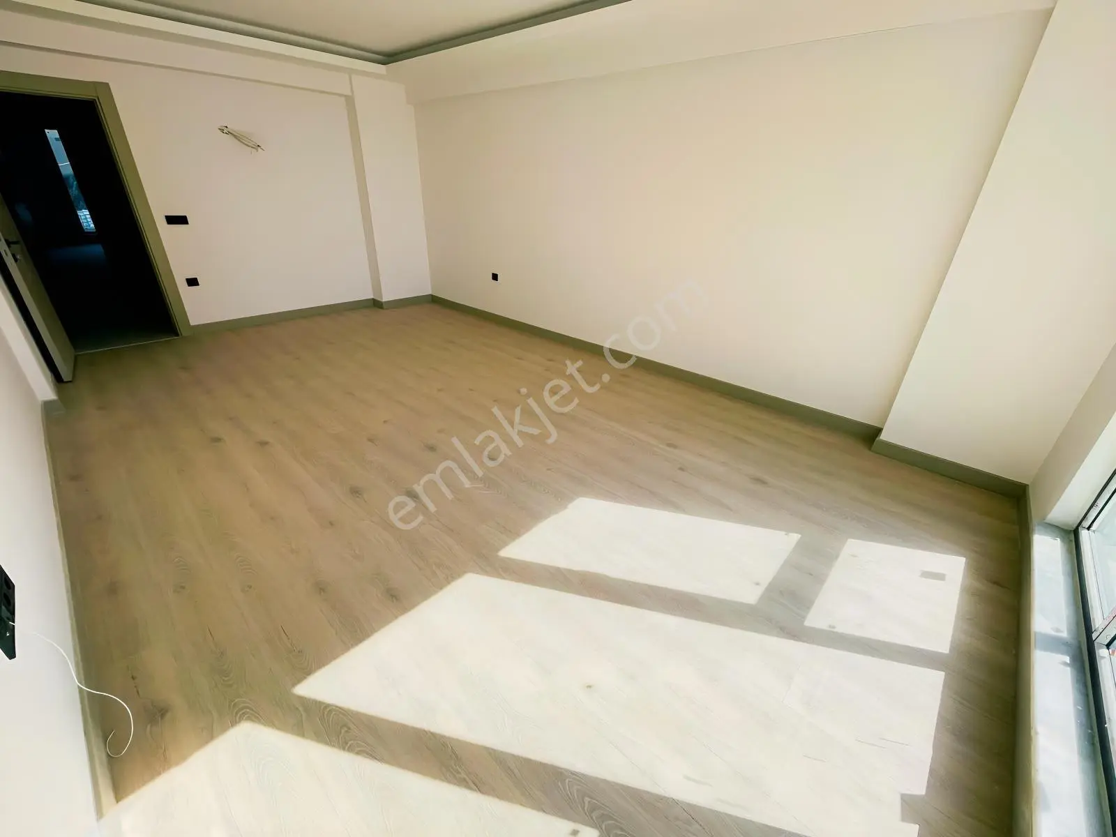 Özkan'dan Manastır'da Havuzlu Sitede Satılık 125 M² 3+1 Daire — fotoğraf 3
