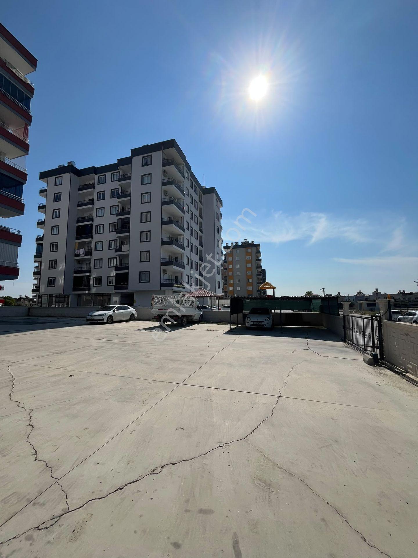 Dinç Emlak'dan Ferahimşalvuz'da Geniş Cam Balkonlu Katta Güney Cepheli 3+1 Daire — fotoğraf 3