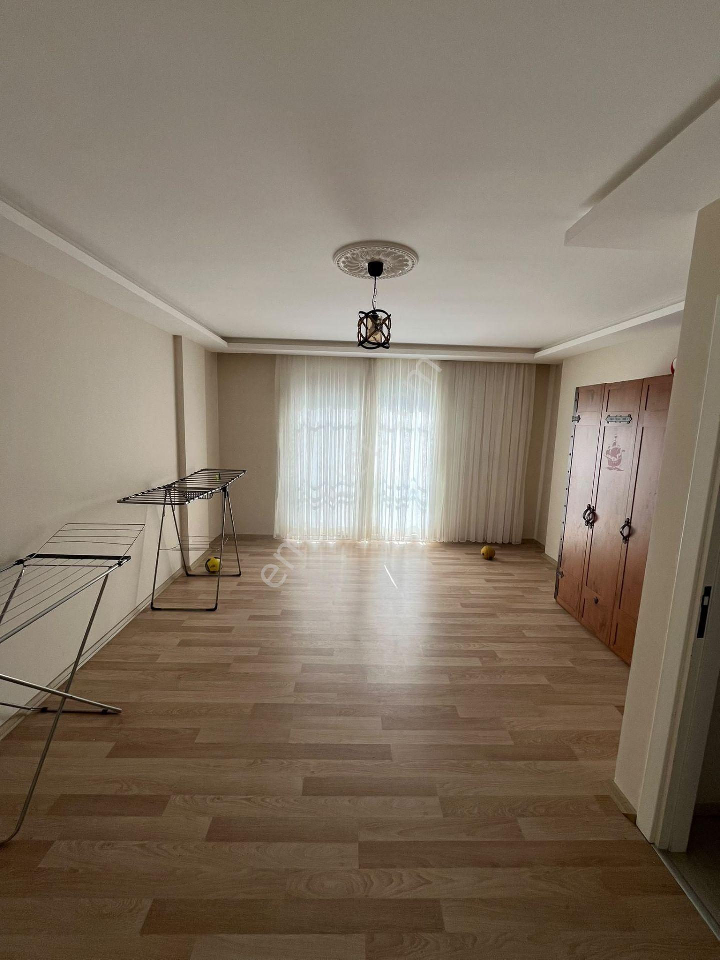Dinç Emlak'dan Ferahimşalvuz'da Geniş Cam Balkonlu Katta Güney Cepheli 3+1 Daire — fotoğraf 12