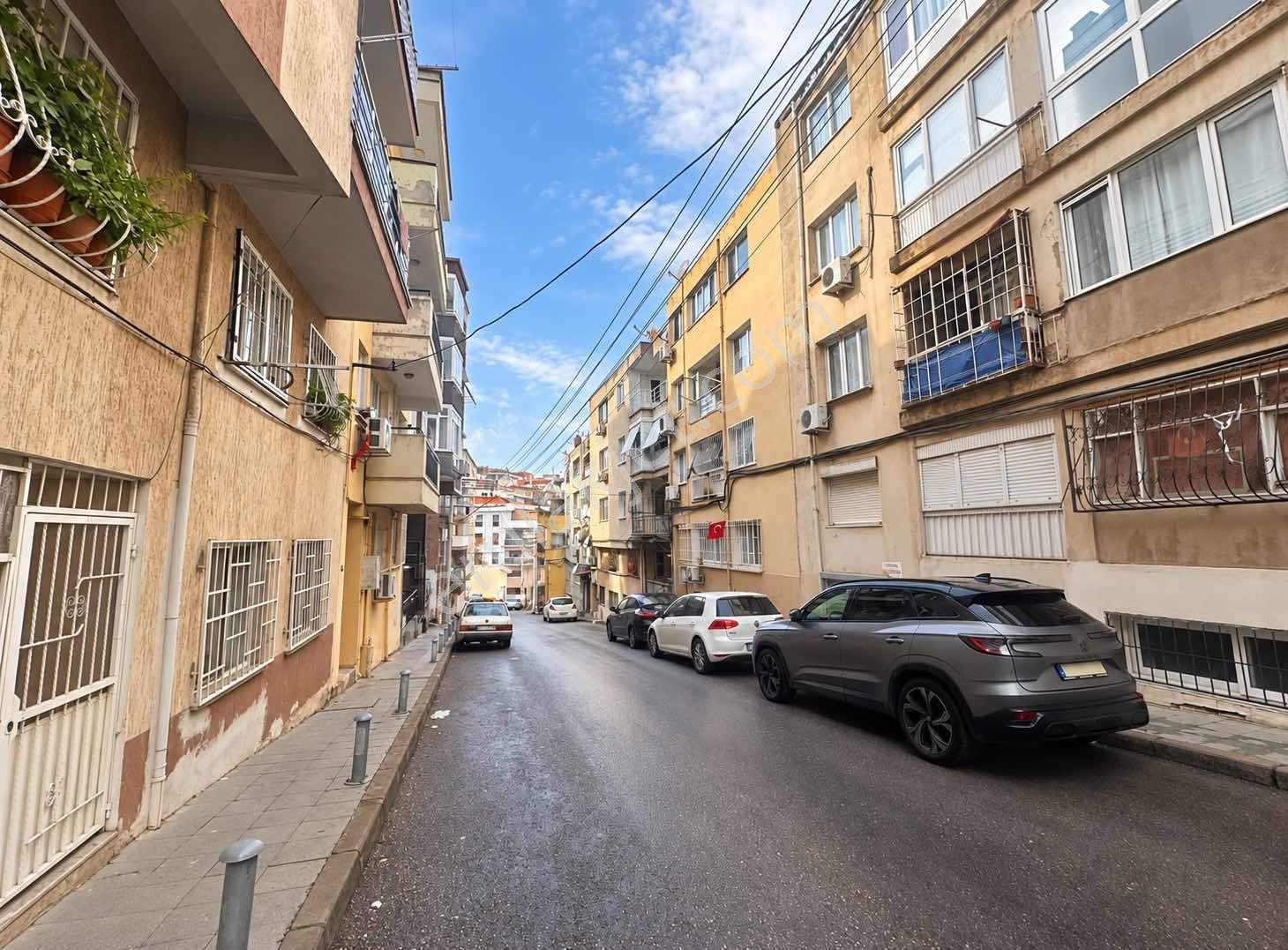 Mithatpaşa Mah 200 Sokakta 2+1 Satılık Daire — fotoğraf 2