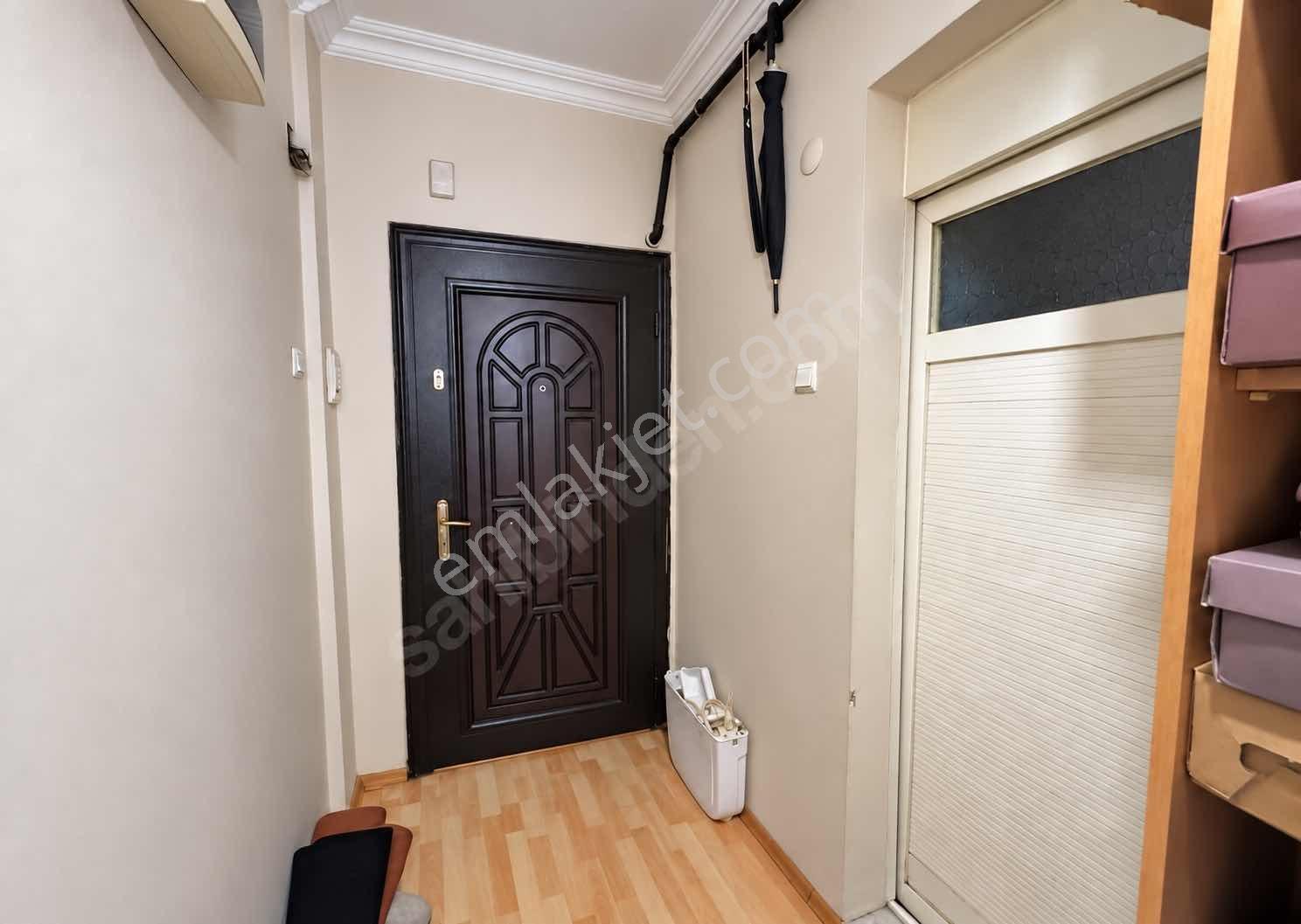 Mithatpaşa Mah 200 Sokakta 2+1 Satılık Daire — fotoğraf 3