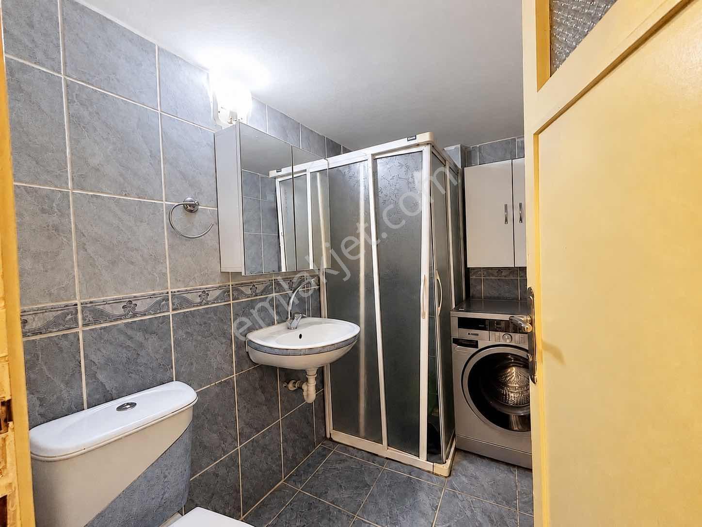 Mithatpaşa Mah 200 Sokakta 2+1 Satılık Daire — fotoğraf 4