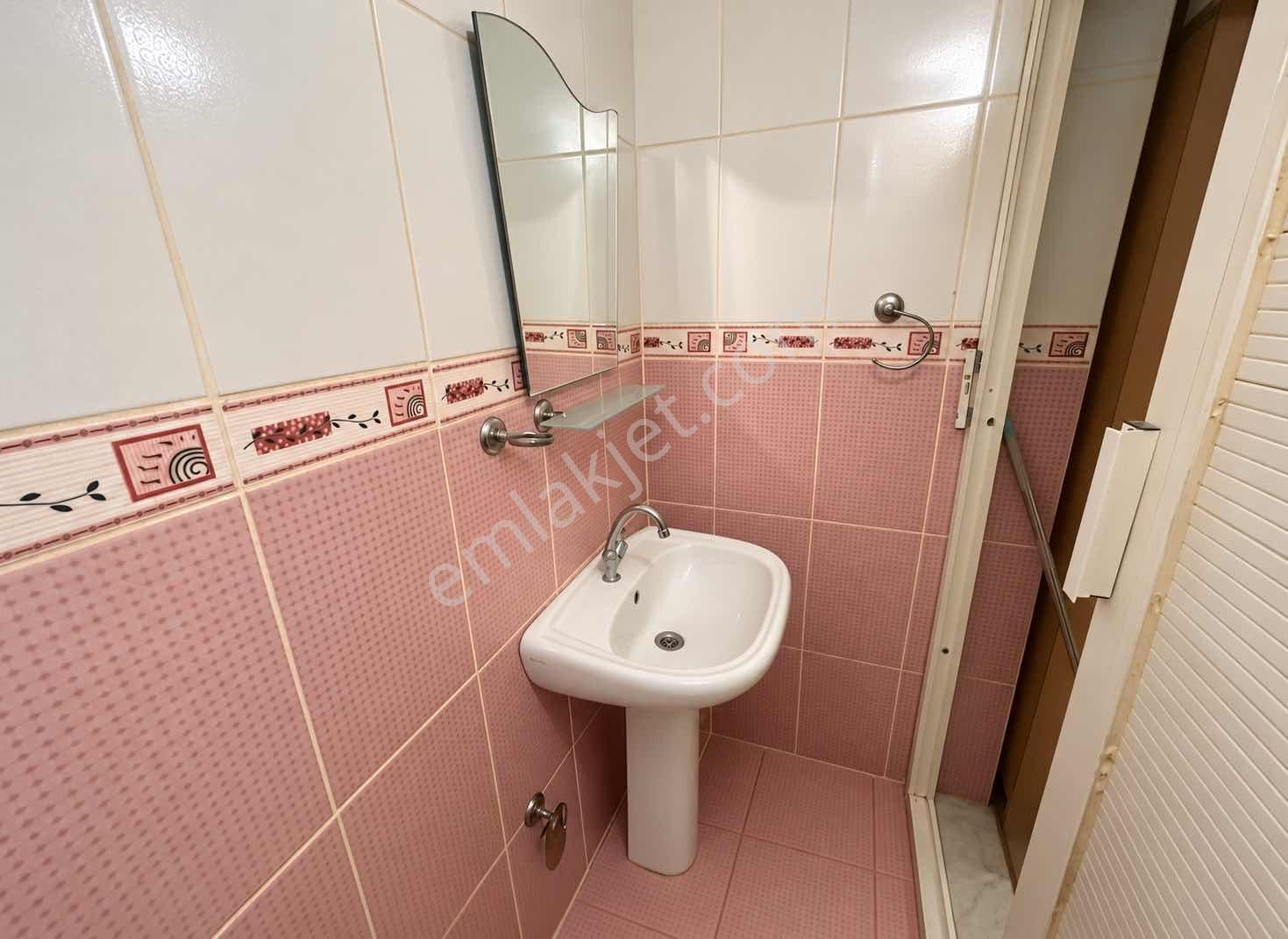Mithatpaşa Mah 200 Sokakta 2+1 Satılık Daire — fotoğraf 8