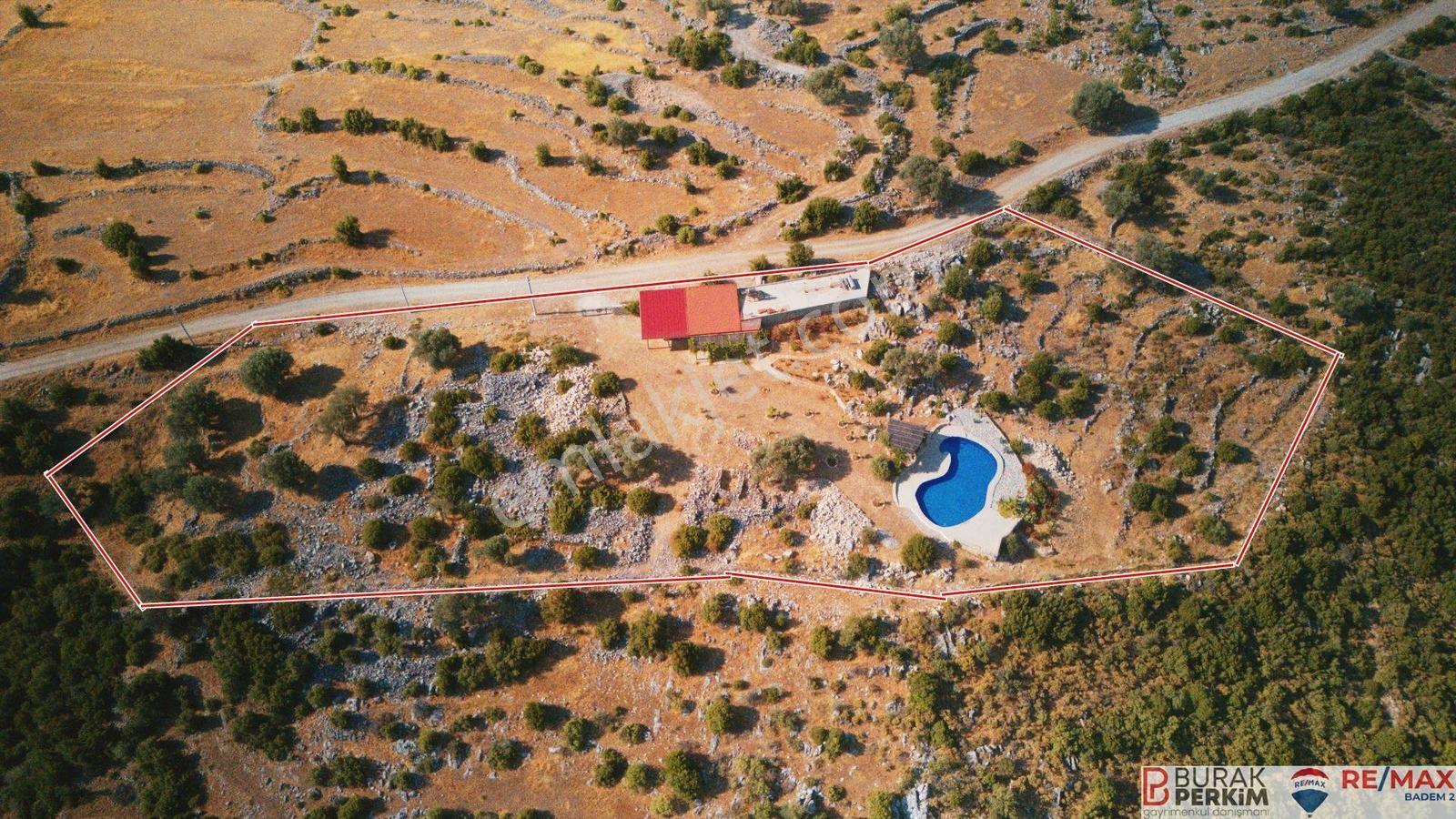 Seydikemer Dodurga'da 8.362 M² Tek Tapu Satılık Havuzlu Taş Ev — fotoğraf 2