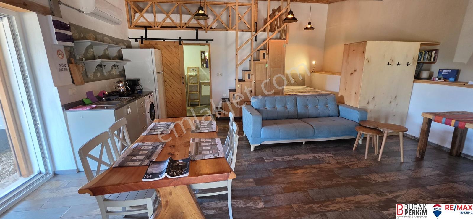 Seydikemer Dodurga'da 8.362 M² Tek Tapu Satılık Havuzlu Taş Ev — fotoğraf 3
