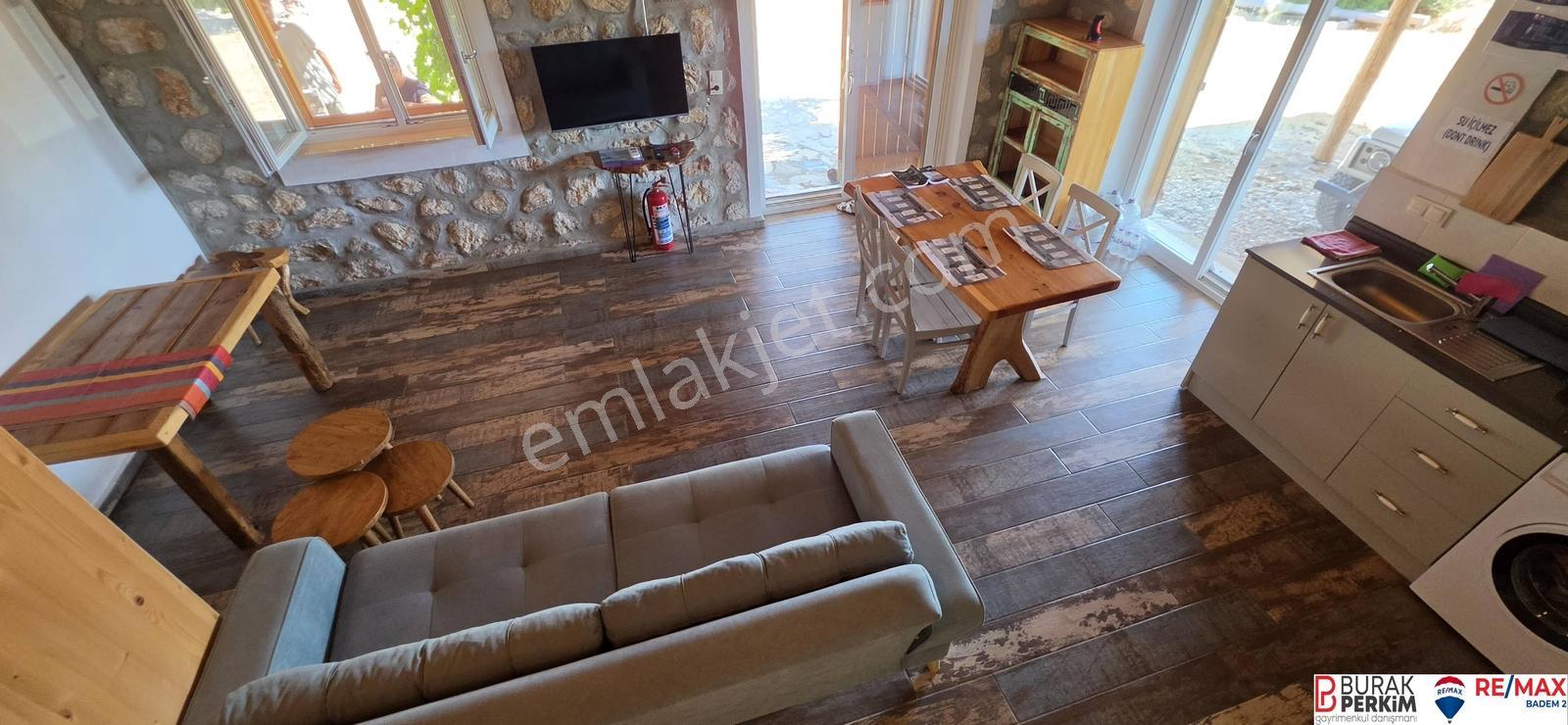 Seydikemer Dodurga'da 8.362 M² Tek Tapu Satılık Havuzlu Taş Ev — fotoğraf 9