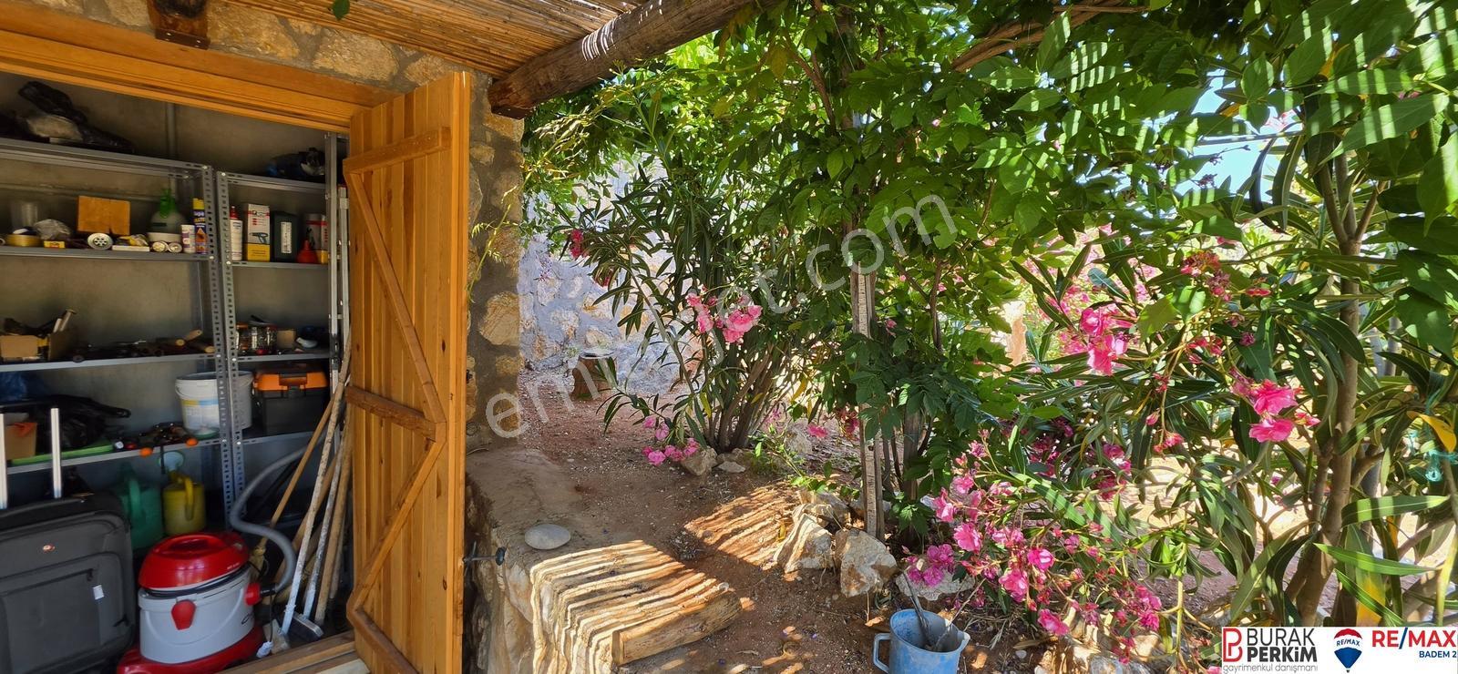 Seydikemer Dodurga'da 8.362 M² Tek Tapu Satılık Havuzlu Taş Ev — fotoğraf 14