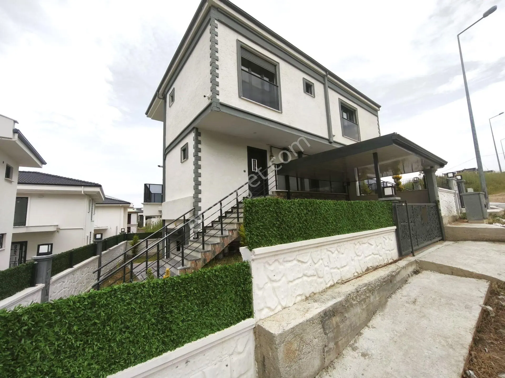Burhaniye İskele'de Aygül'den Sıfır Deniz Manzaralı Kaçmaz Fırsat Ebeveyn Banyolu 4+1 Satılık Villa — fotoğraf 2
