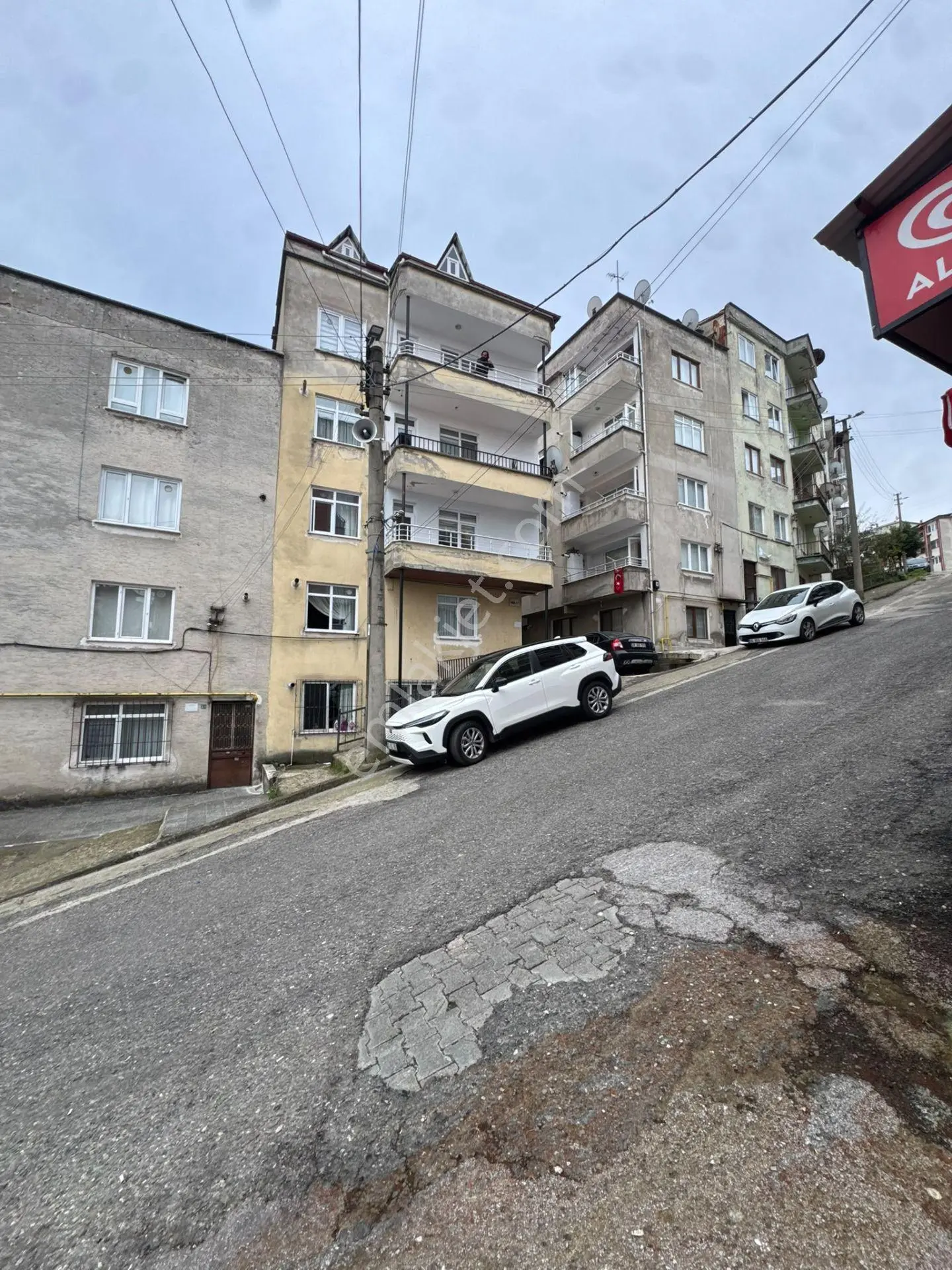İnanç Emlaktan Giresun Fevziçakmakta Yenimahallede 2+1 Satılık Giriş Kat Daire — fotoğraf 2