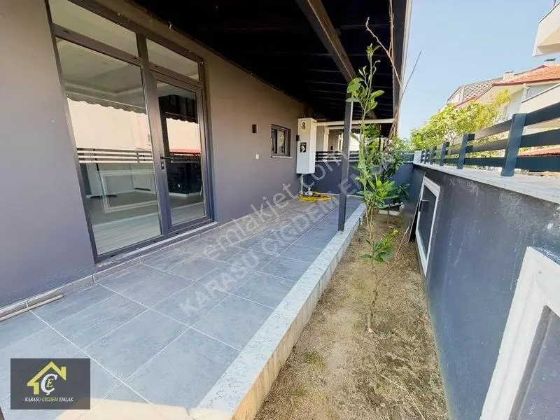 Denize Çok Yakın 3+1 Satılık Tripleks ''iskanlı'' — fotoğraf 5
