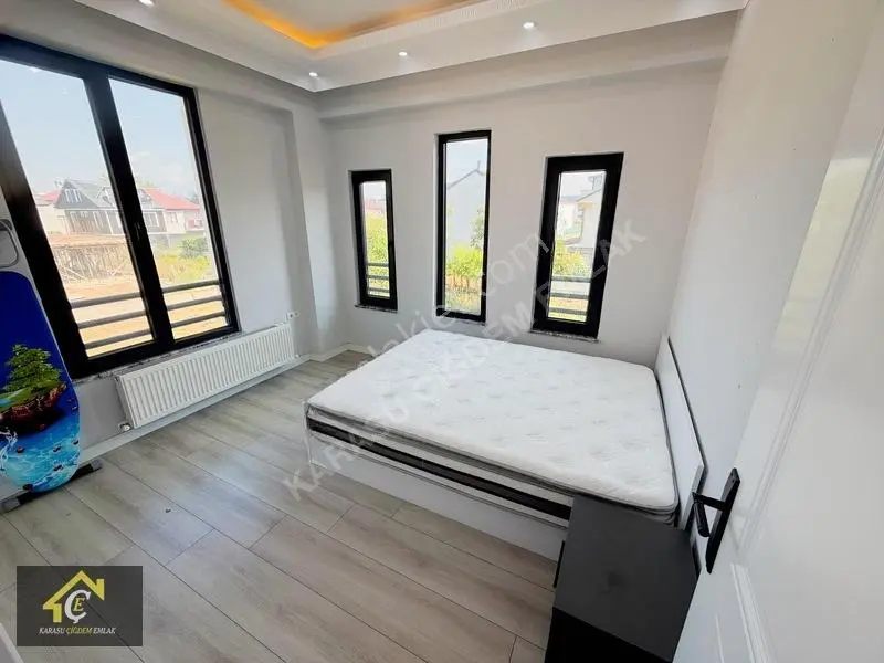 Denize Çok Yakın 3+1 Satılık Tripleks ''iskanlı'' — fotoğraf 13