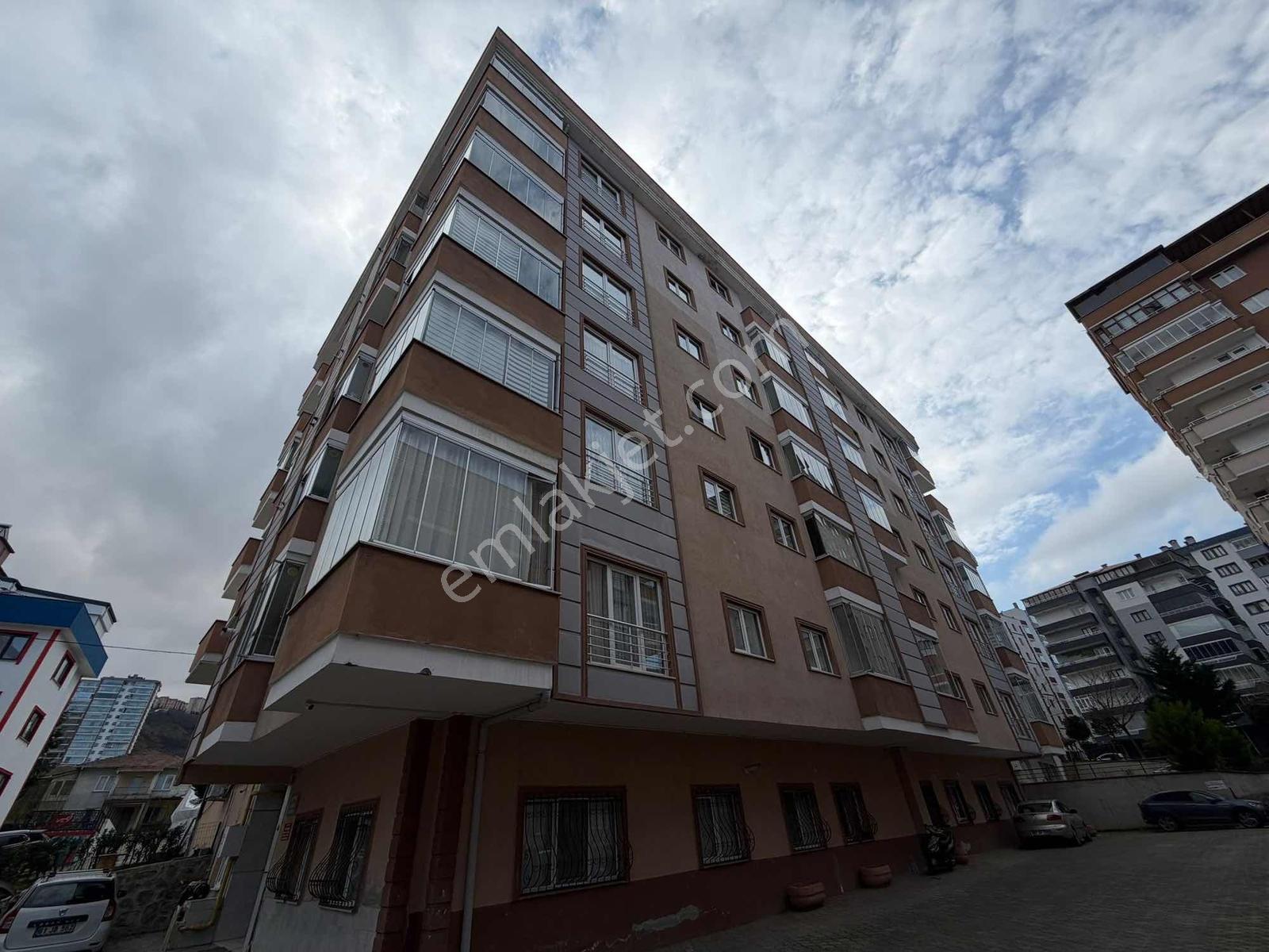 Vıp Gayrimenkul'den Söğütlü Merkez'de 3+1 Satılık Daire — fotoğraf 2
