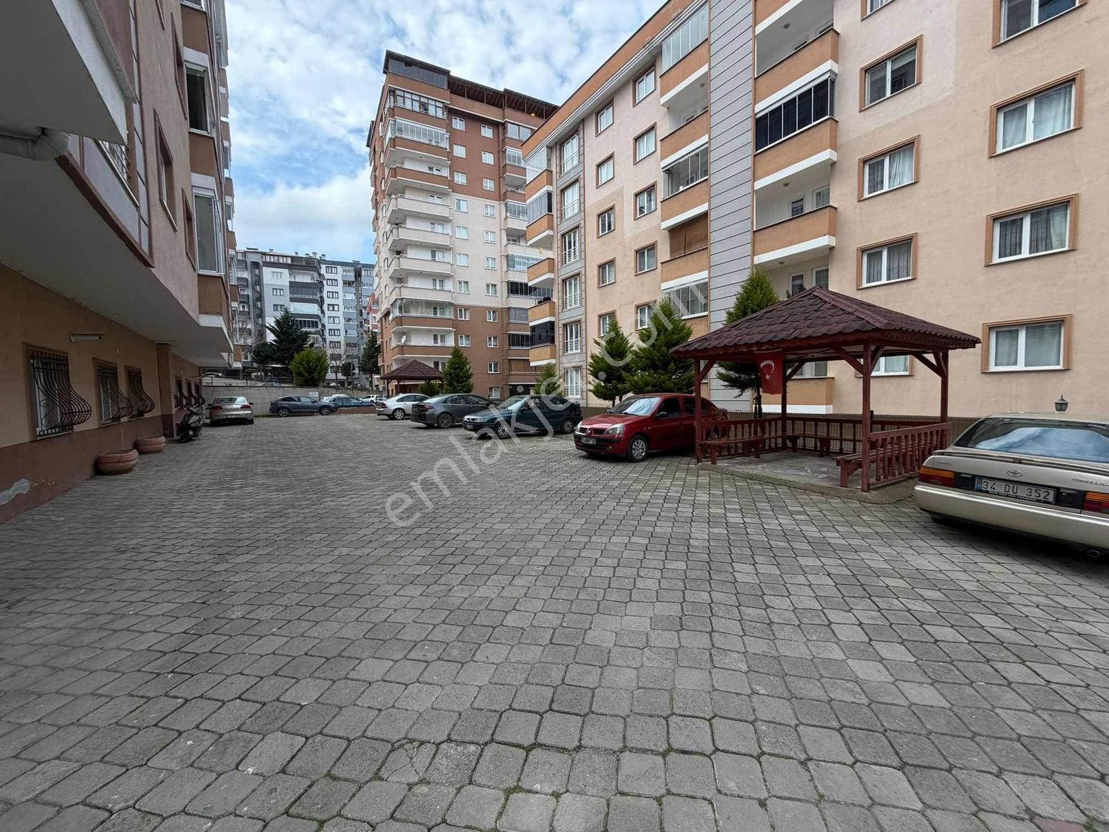 Vıp Gayrimenkul'den Söğütlü Merkez'de 3+1 Satılık Daire — fotoğraf 3