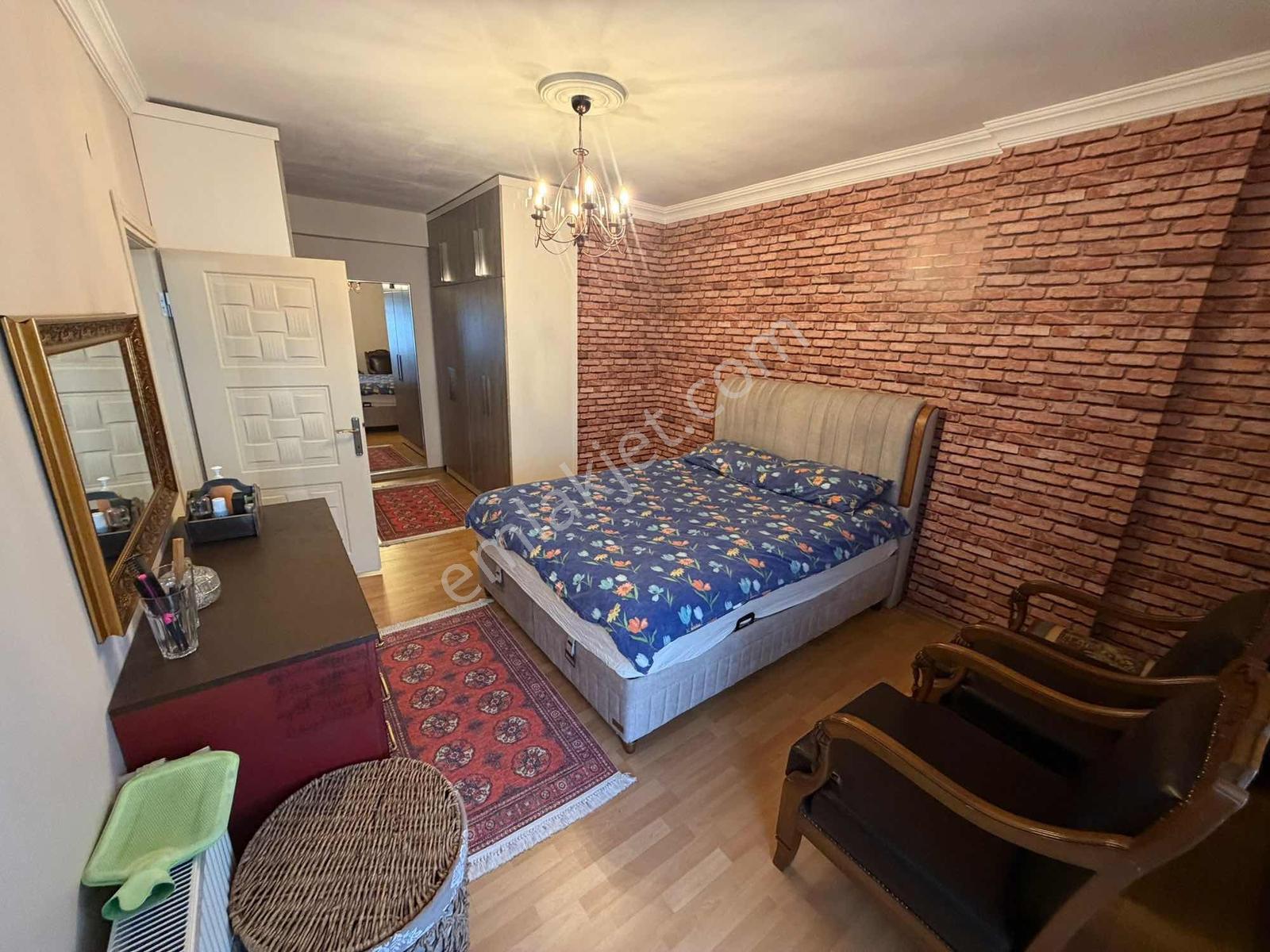 Vıp Gayrimenkul'den Söğütlü Merkez'de 3+1 Satılık Daire — fotoğraf 6