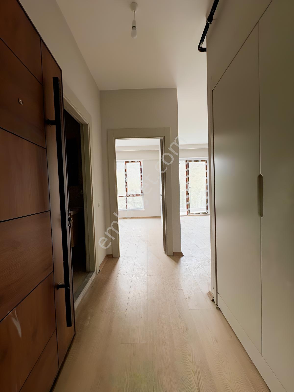 Turnasuyunda Satılık Balkonlu Ve Yerden Isıtmalı 1+1 Daire — fotoğraf 5