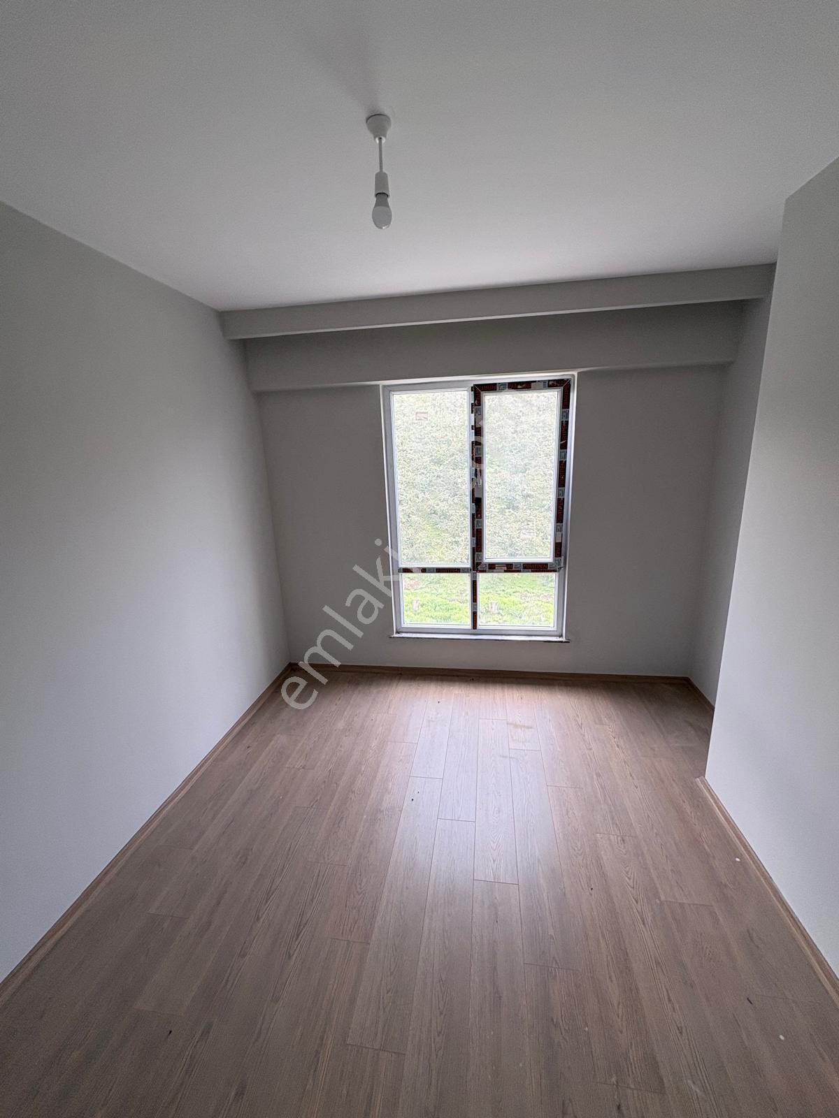 Turnasuyunda Satılık Balkonlu Ve Yerden Isıtmalı 1+1 Daire — fotoğraf 12