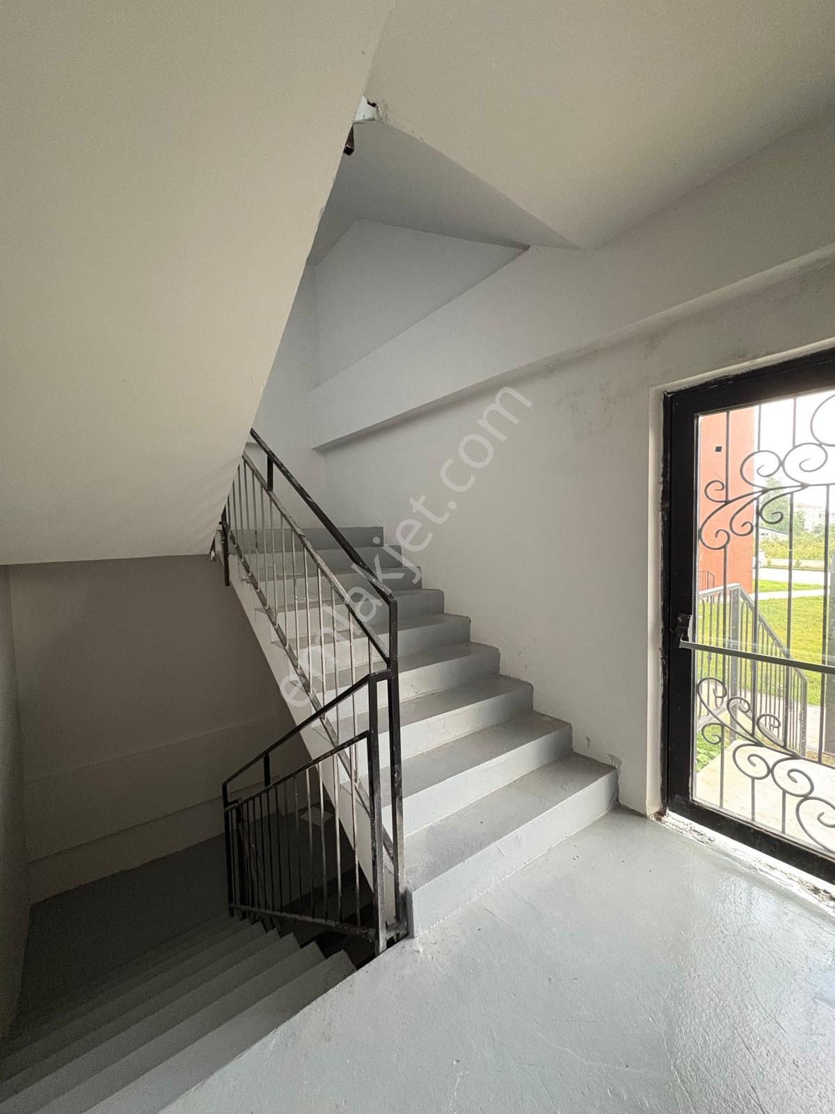 Turnasuyunda Satılık Balkonlu Ve Yerden Isıtmalı 1+1 Daire — fotoğraf 15