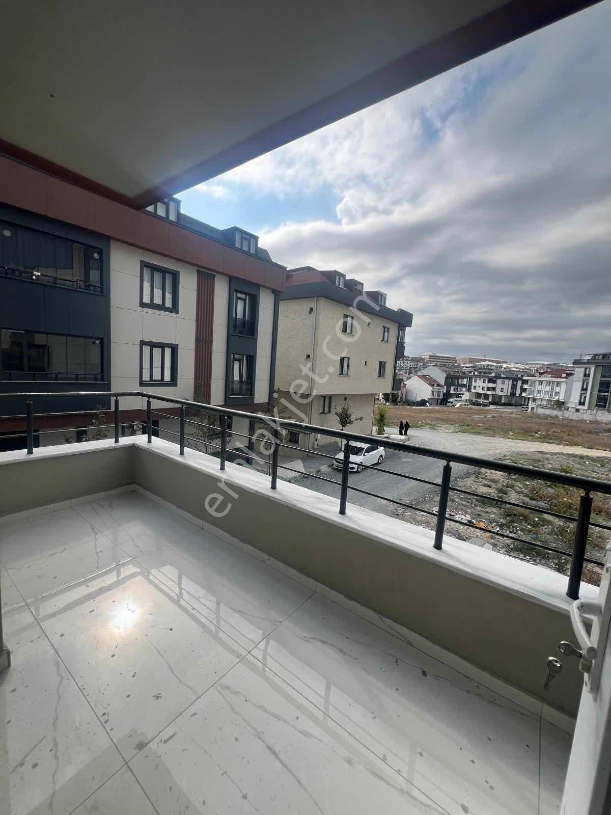 Taşoluk Belediyeye Yakın 110 M2 Satılık Çift Balkonlu Ferah 2+1 — fotoğraf 4