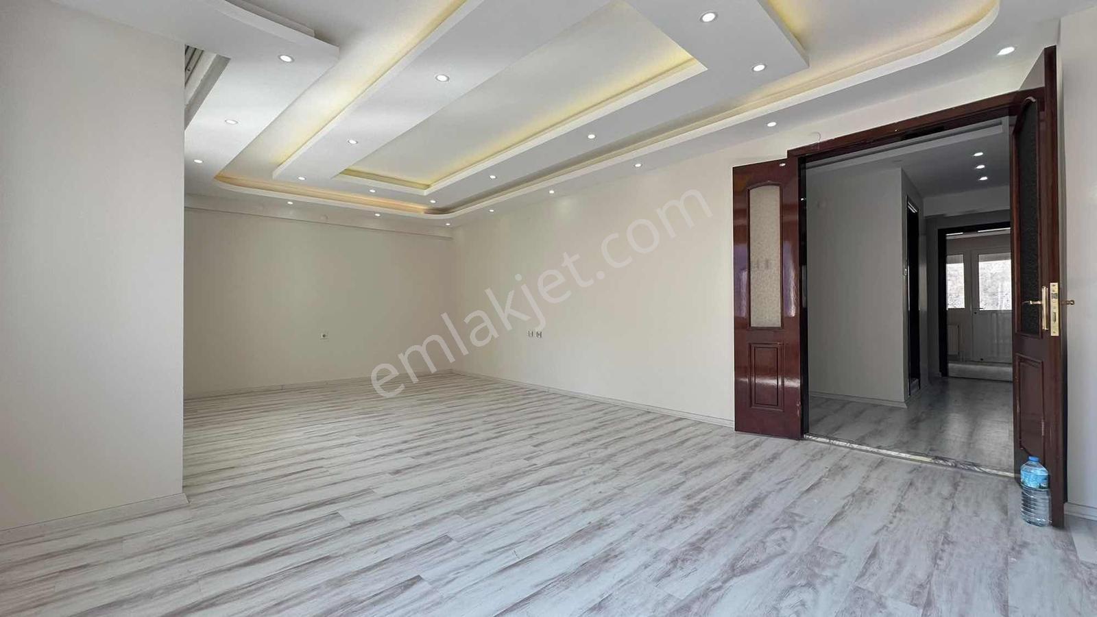 Güzelyalı Mh Sahile Yürüme Mesafesi 3+1 Arakat Genç Bina Satılık — fotoğraf 7