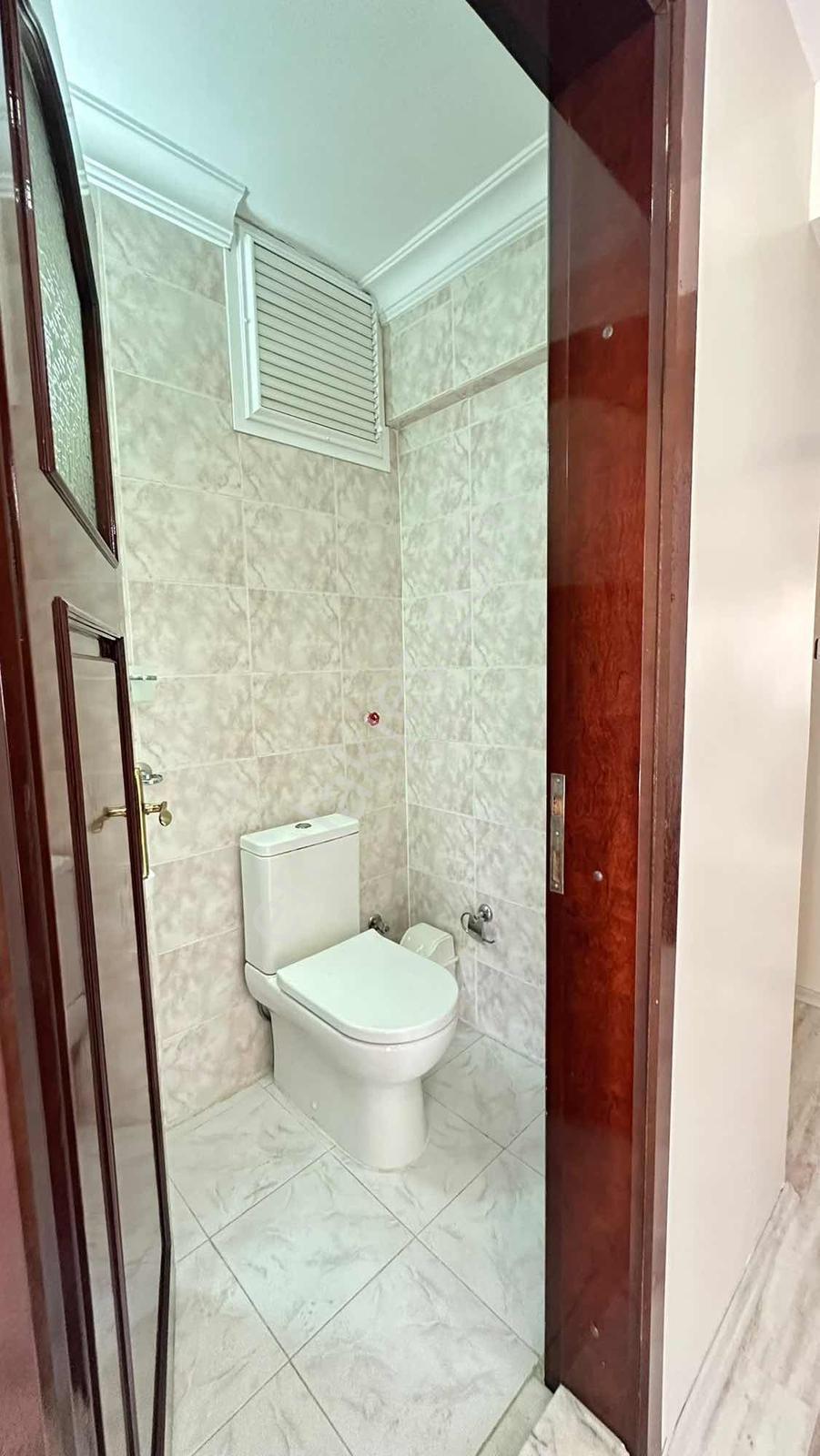 Güzelyalı Mh Sahile Yürüme Mesafesi 3+1 Arakat Genç Bina Satılık — fotoğraf 12
