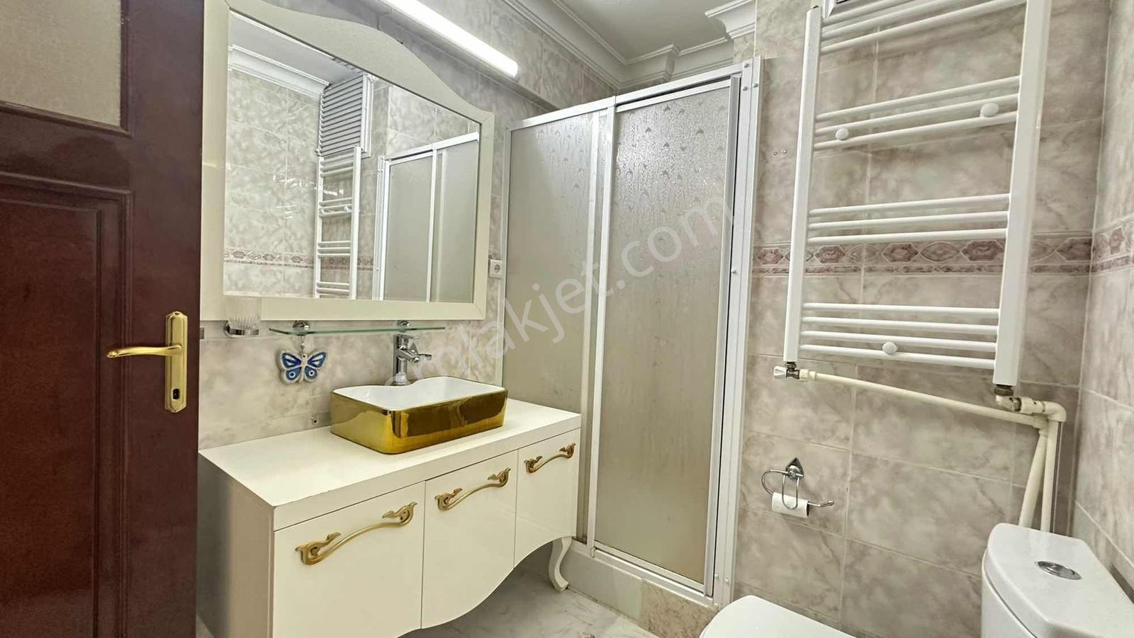 Güzelyalı Mh Sahile Yürüme Mesafesi 3+1 Arakat Genç Bina Satılık — fotoğraf 13