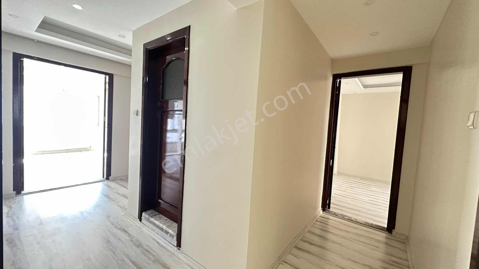 Güzelyalı Mh Sahile Yürüme Mesafesi 3+1 Arakat Genç Bina Satılık — fotoğraf 16