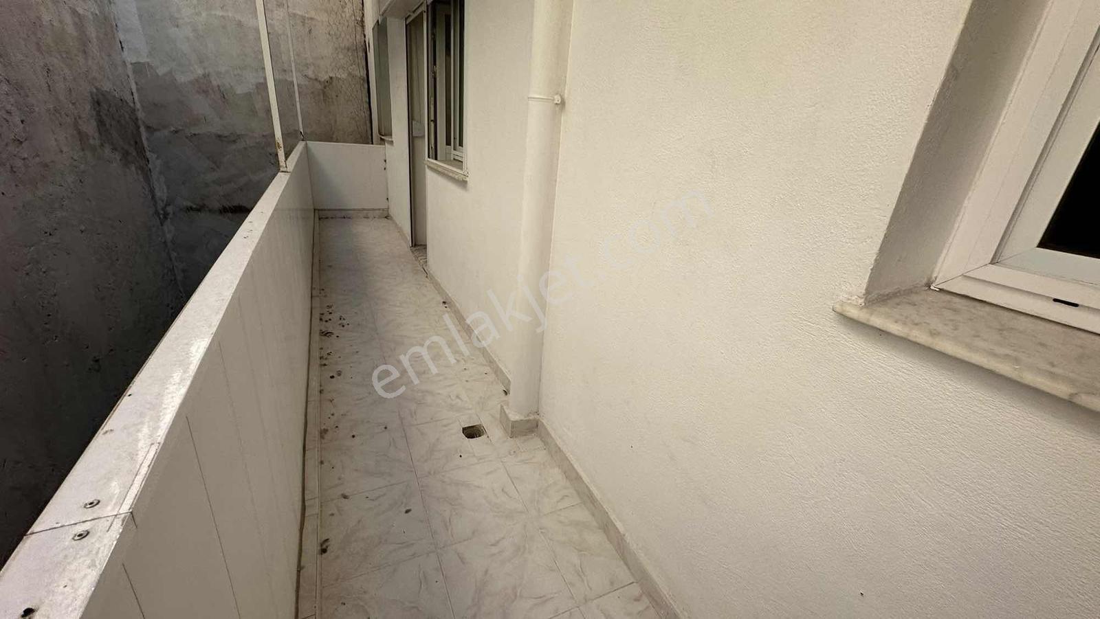 Güzelyalı Mh Sahile Yürüme Mesafesi 3+1 Arakat Genç Bina Satılık — fotoğraf 20