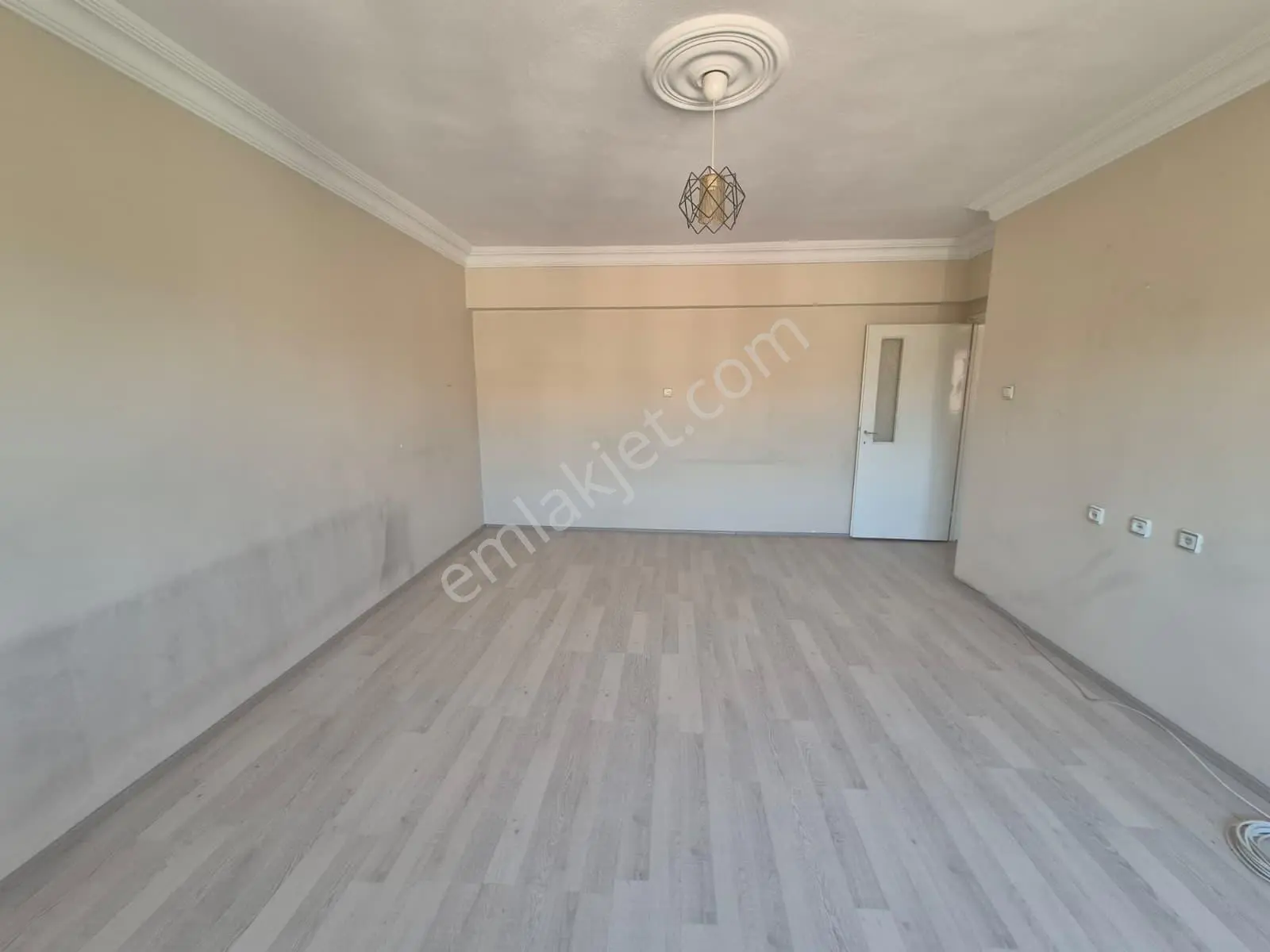 Rba'dan Yıldıztepe'de Cadde Üzeri 3+1 Satılık Fırsat Daire — fotoğraf 2