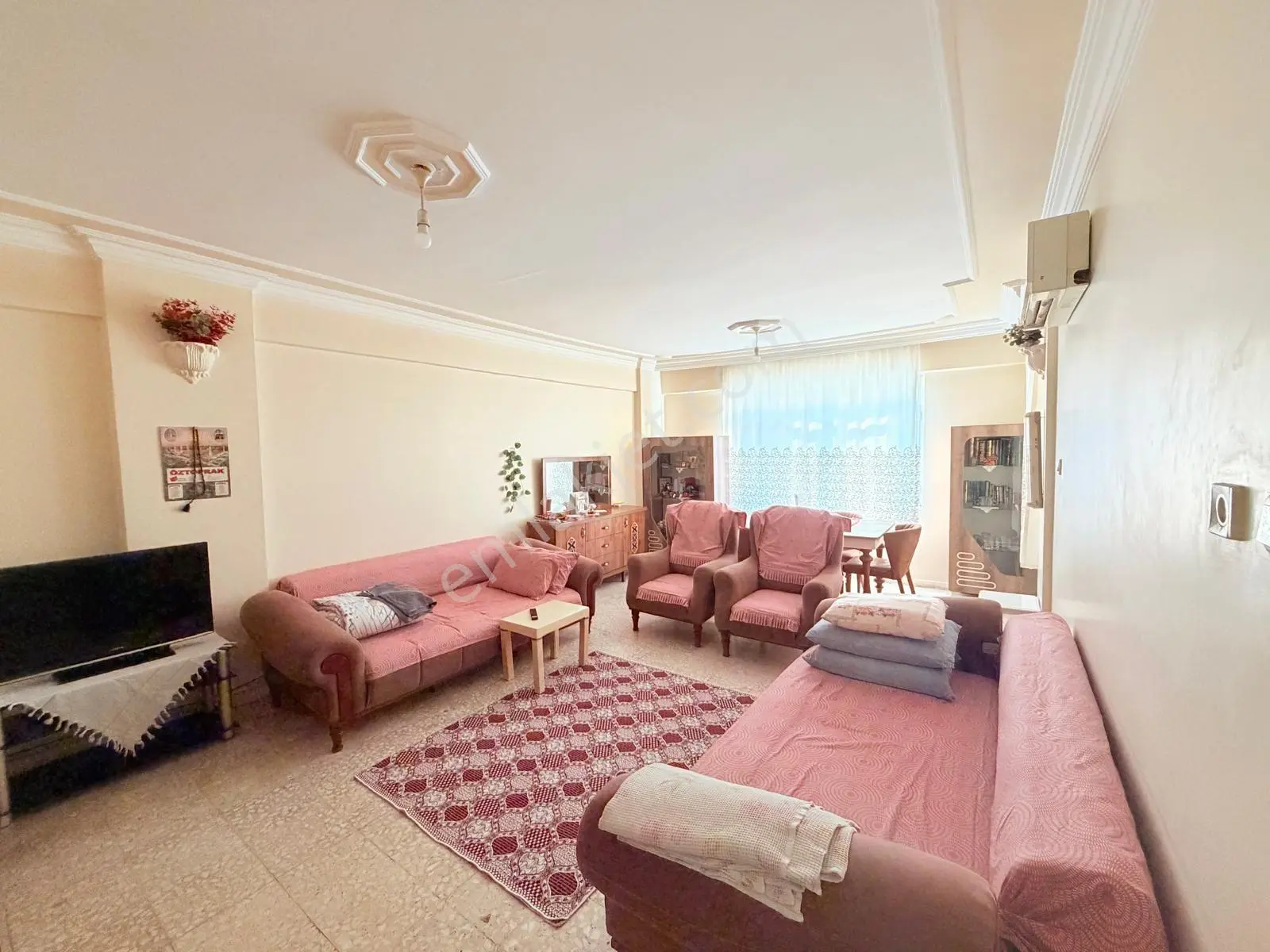 Prestij'den Yeni Mah'de Geniş Oturumlu Temiz 4+1 Daire — fotoğraf 3
