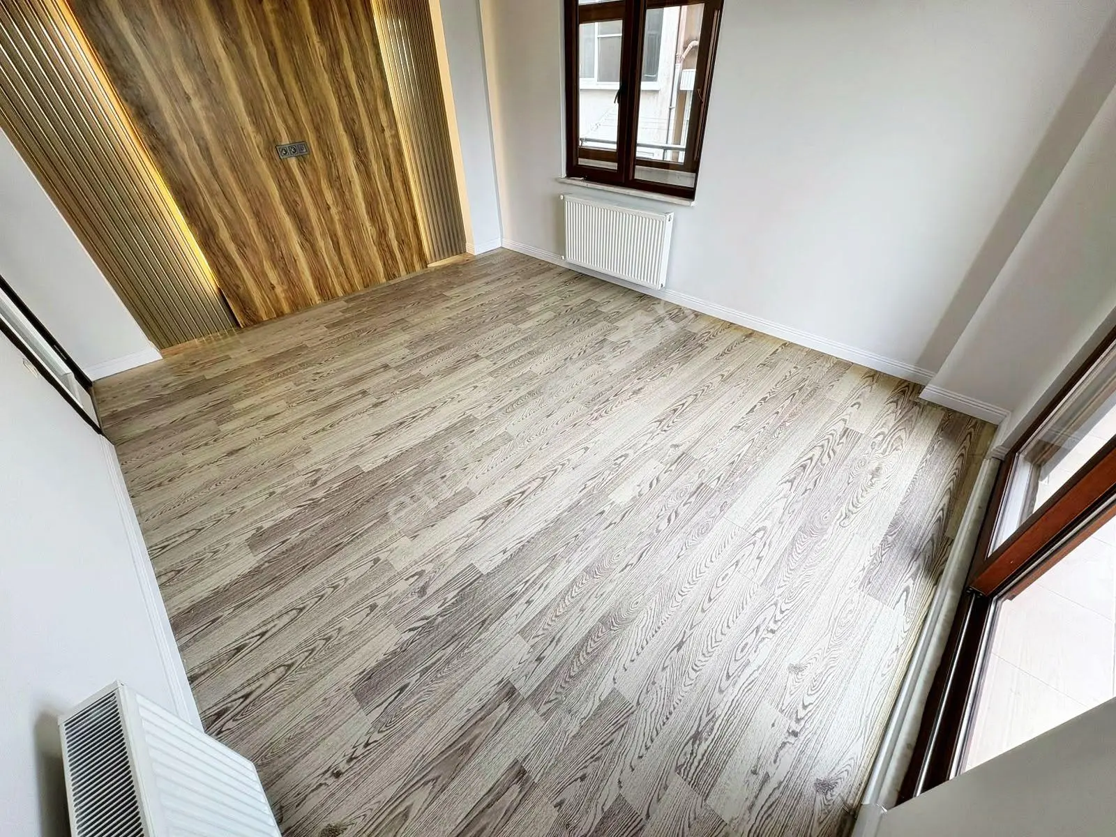 Aktiften Akçay'da Satılık 7 Yaşında Arakat Harika Tasarımlı 2+1 Daire — fotoğraf 7