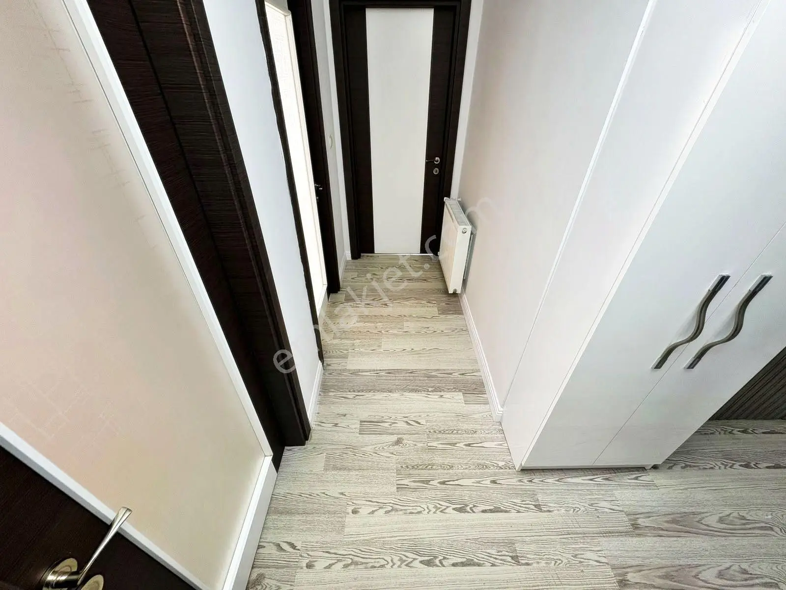 Aktiften Akçay'da Satılık 7 Yaşında Arakat Harika Tasarımlı 2+1 Daire — fotoğraf 9
