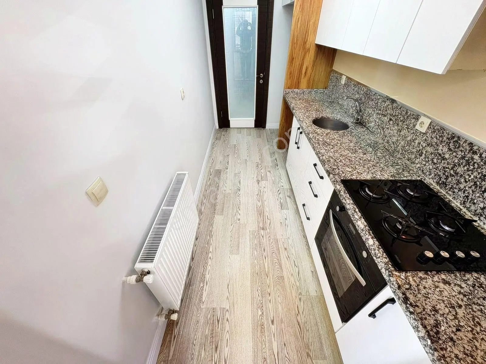 Aktiften Akçay'da Satılık 7 Yaşında Arakat Harika Tasarımlı 2+1 Daire — fotoğraf 15