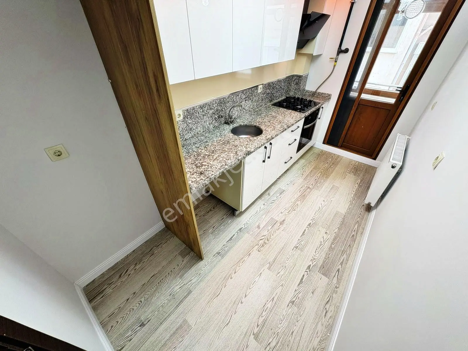 Aktiften Akçay'da Satılık 7 Yaşında Arakat Harika Tasarımlı 2+1 Daire — fotoğraf 17