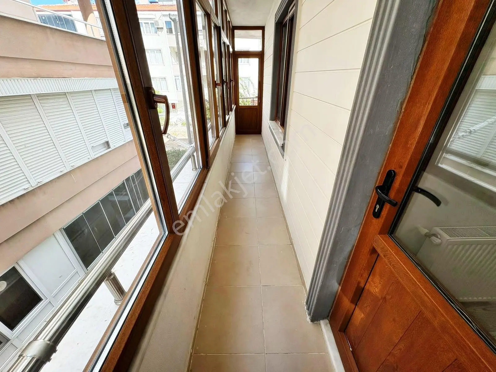 Aktiften Akçay'da Satılık 7 Yaşında Arakat Harika Tasarımlı 2+1 Daire — fotoğraf 25