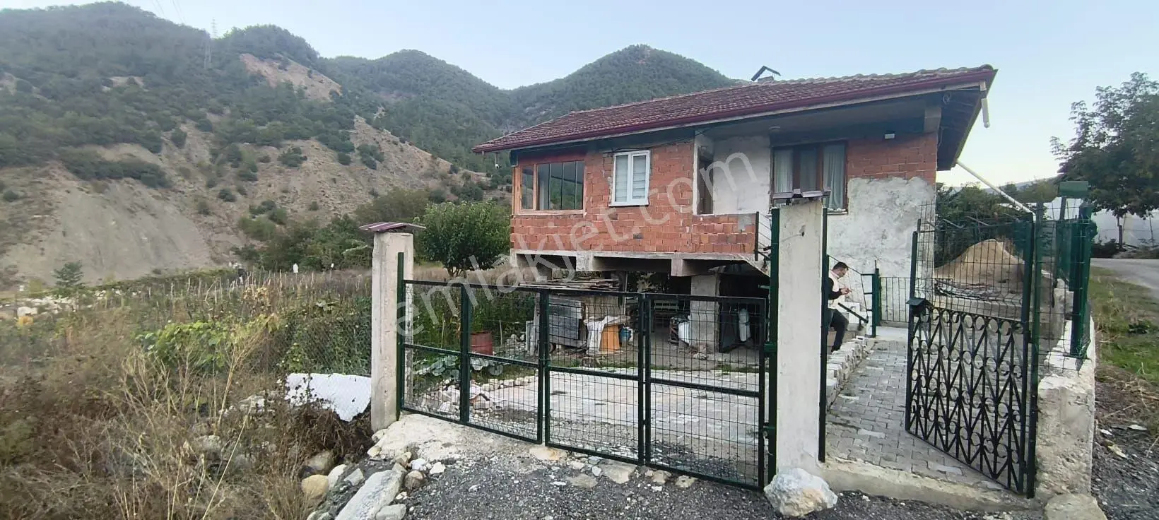 Karabük Merkez Pirinçlik Mevkii Kahyalar Köyü’Nde 788 M² Arsa İçerisinde Müstaki...