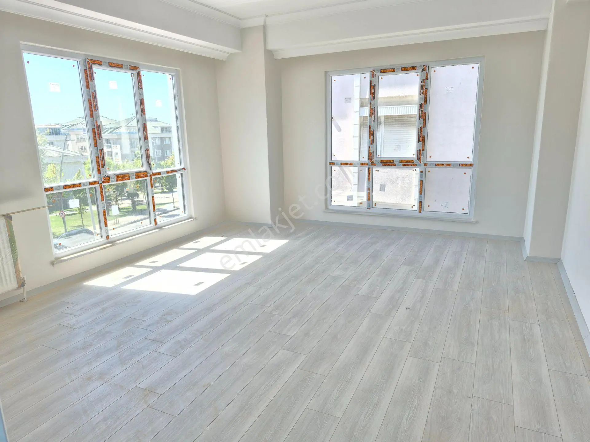 Büyükçekmece Fatih Mah Sıfır Lüks Havuzlu Sitede 2+1 Acil Satılık — fotoğraf 2