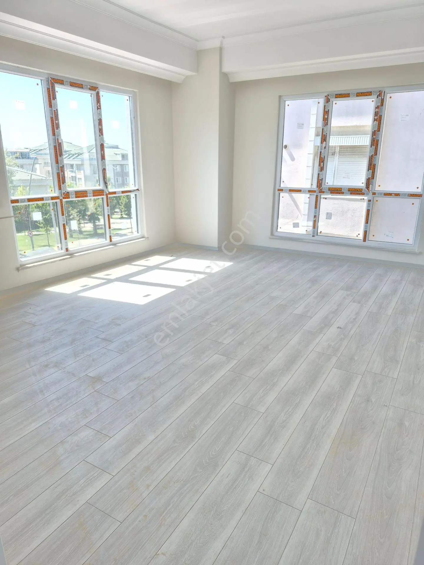 Büyükçekmece Fatih Mah Sıfır Lüks Havuzlu Sitede 2+1 Acil Satılık — fotoğraf 3