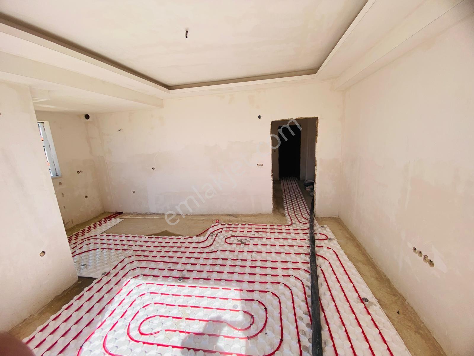 Merkezi Konumda Arakat Şık Yerden Isıtmalı 2+1 — fotoğraf 2