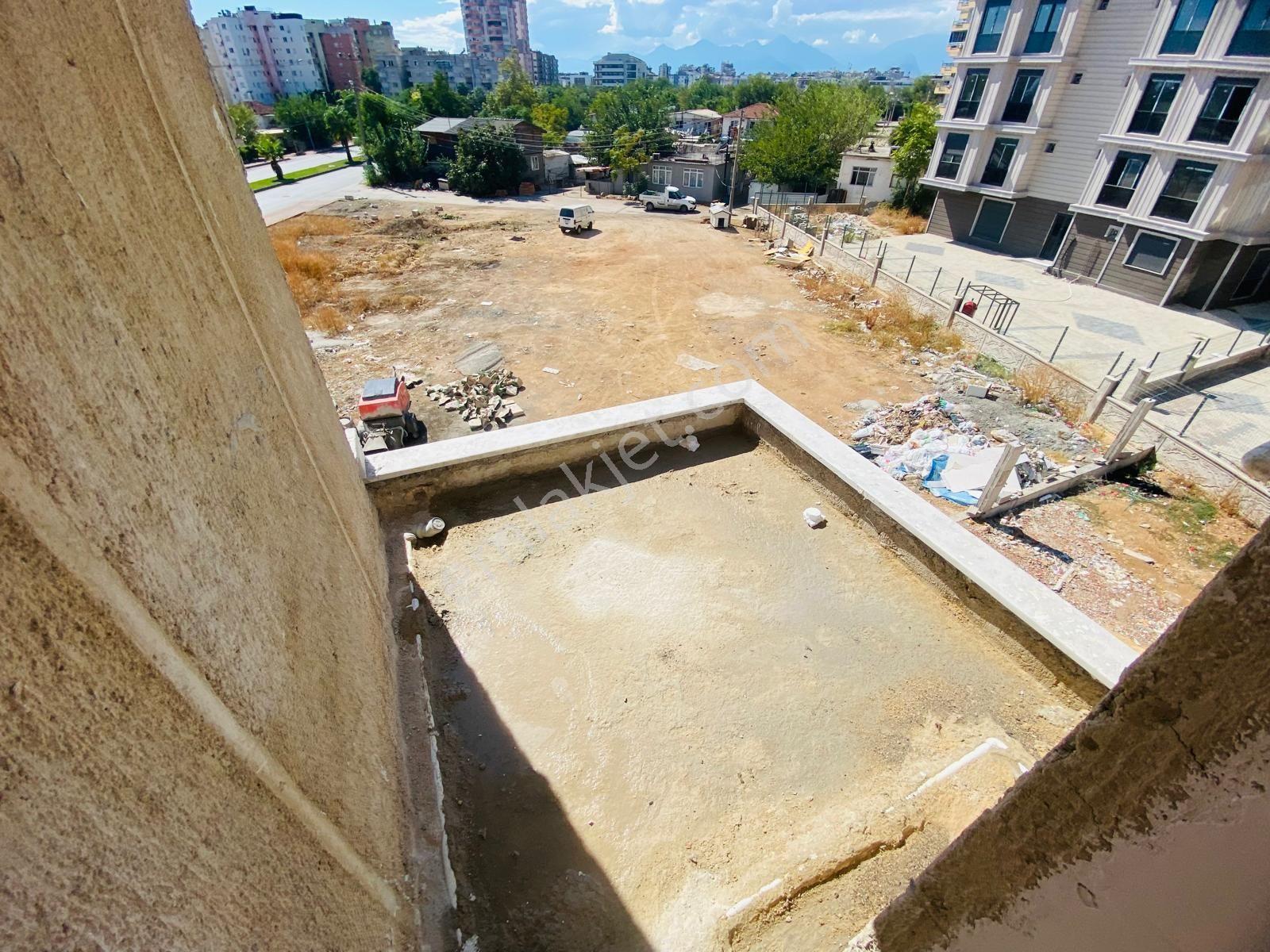 Merkezi Konumda Arakat Şık Yerden Isıtmalı 2+1 — fotoğraf 10