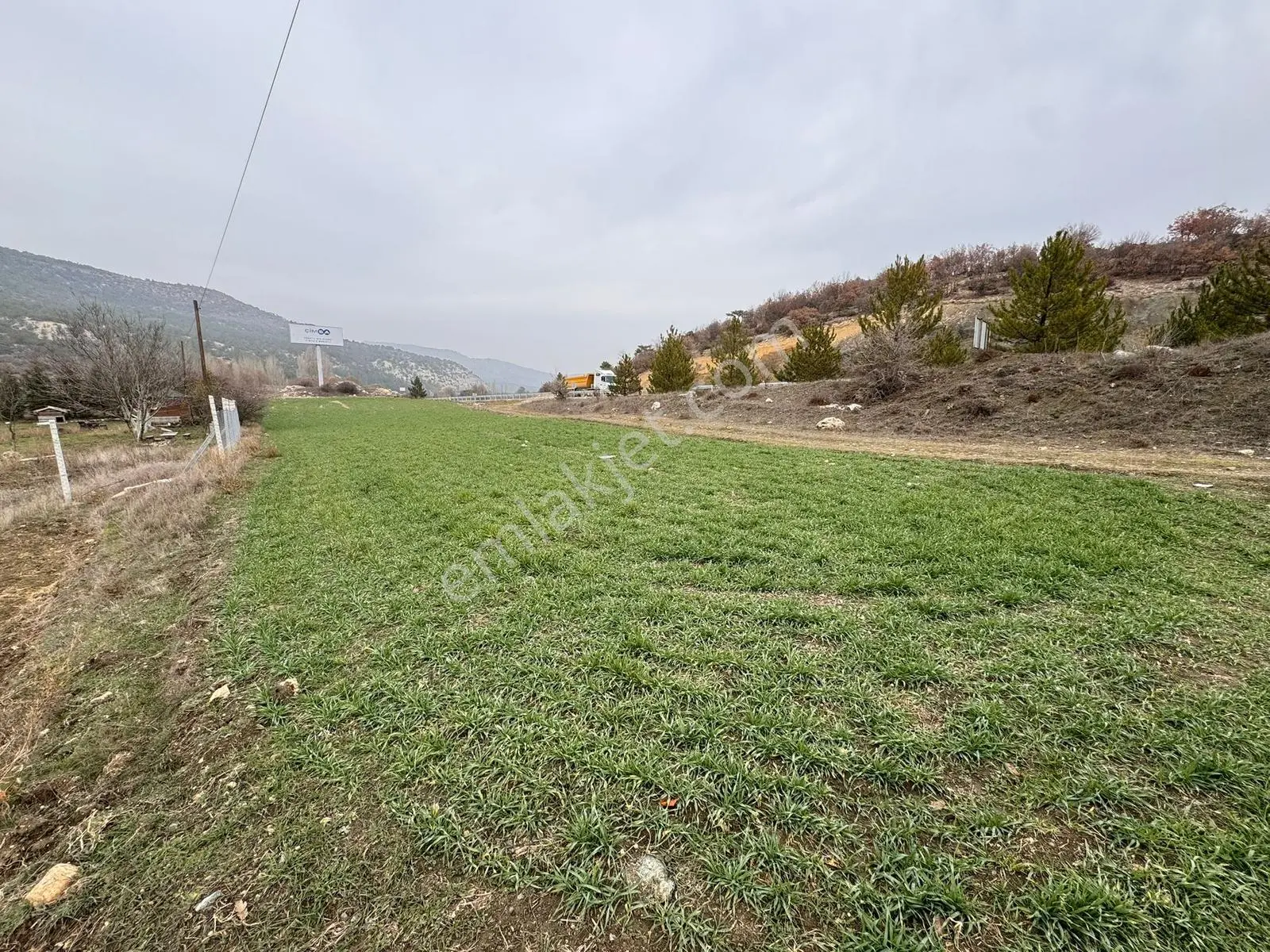 Blue Emlak'tan Eskişehir Yolu 15.km Yola Sıfır Tarla — fotoğraf 2