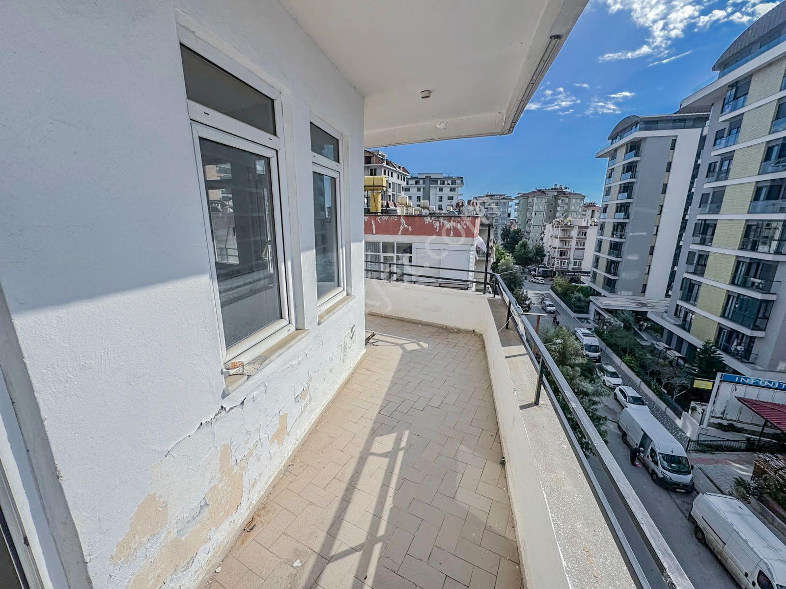 Alanya Güllerpınarı Mahallesinde Satılık 2+1 Ayrı Mutfak Daire — fotoğraf 6