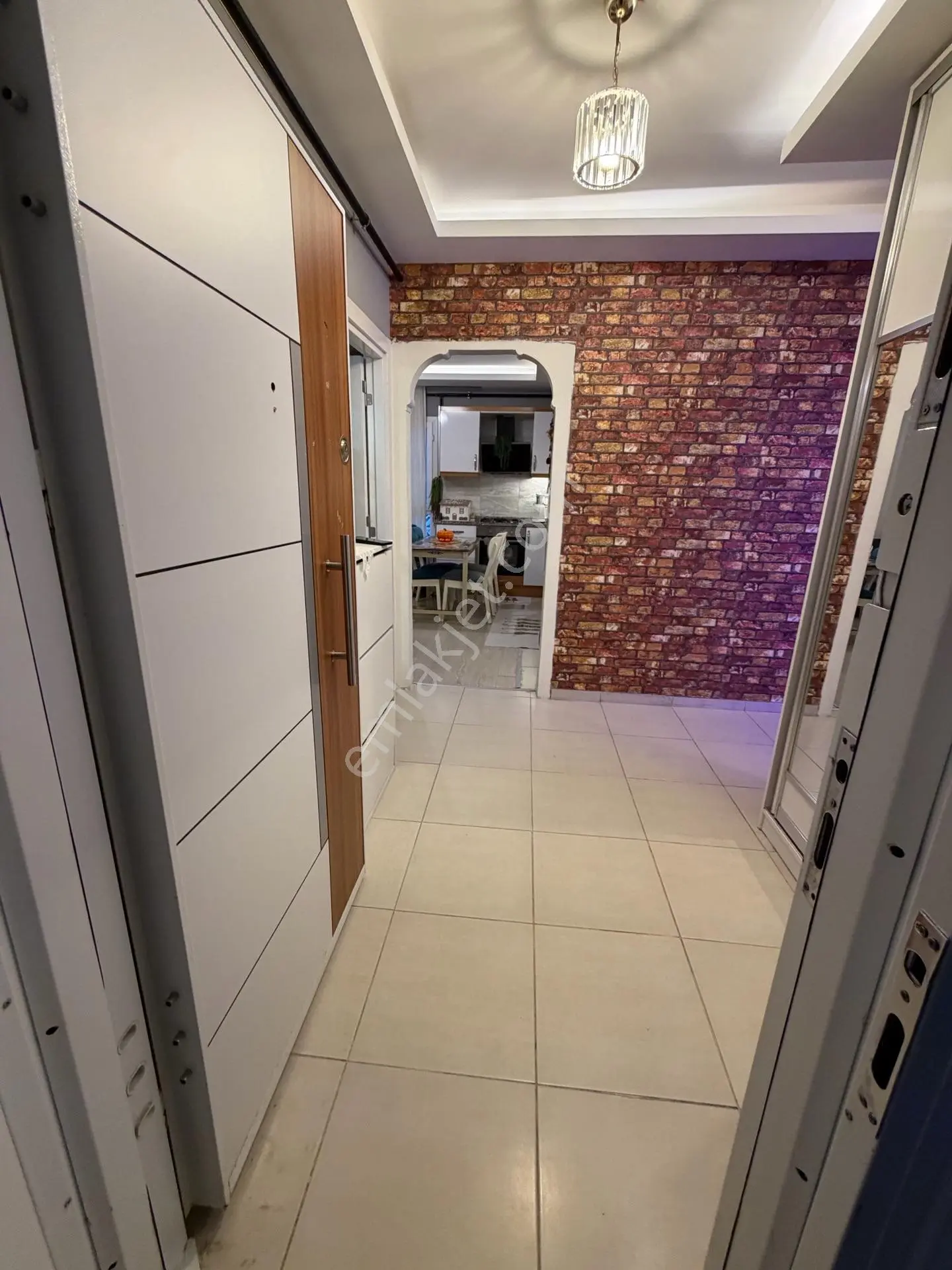 Gültepe Migros Civarı 3+1 Hasarsız Kombili Cam Balkonlu İçi Yapılı Masrafsız
