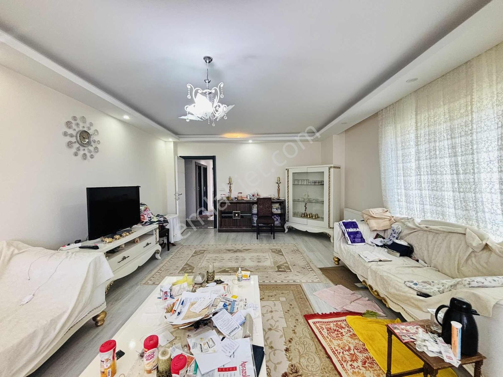 Güven'den 7/24 Güvenlikli Sitede Çift Balkon Ve Ebv. Banyolu 3+1 — fotoğraf 3