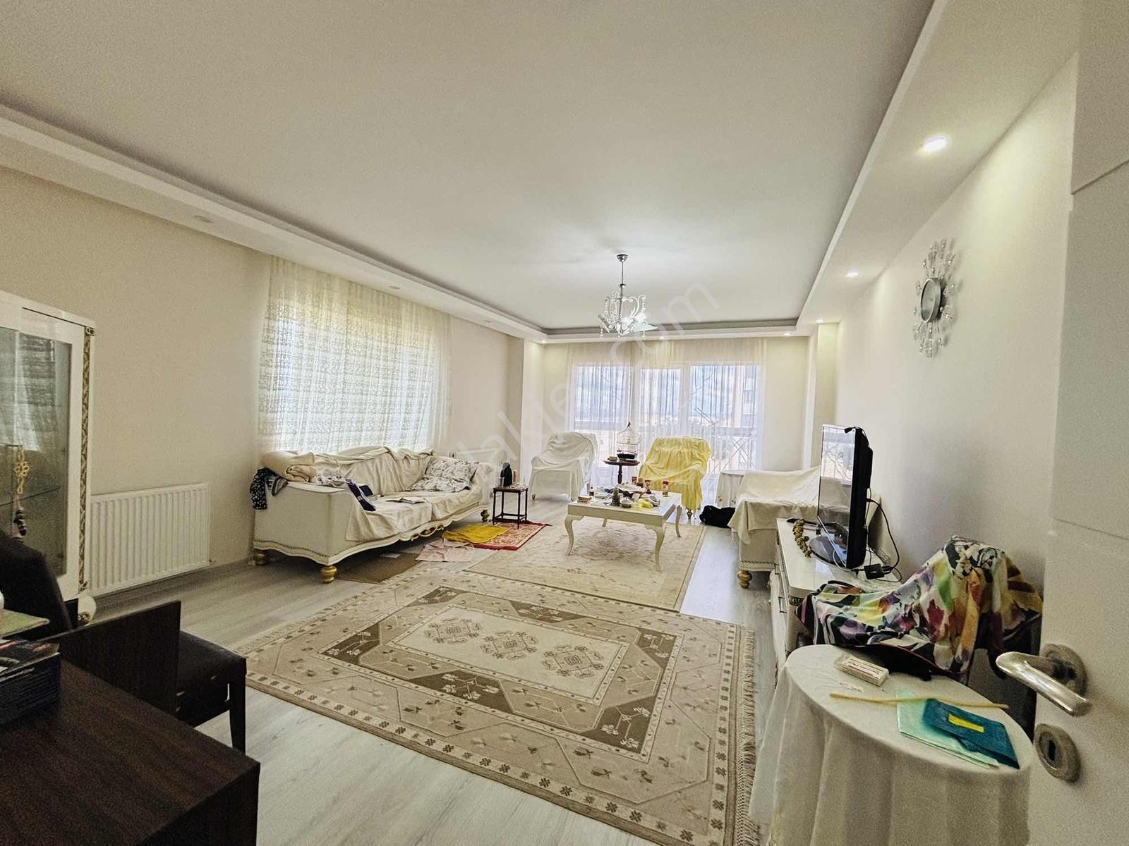 Güven'den 7/24 Güvenlikli Sitede Çift Balkon Ve Ebv. Banyolu 3+1 — fotoğraf 4