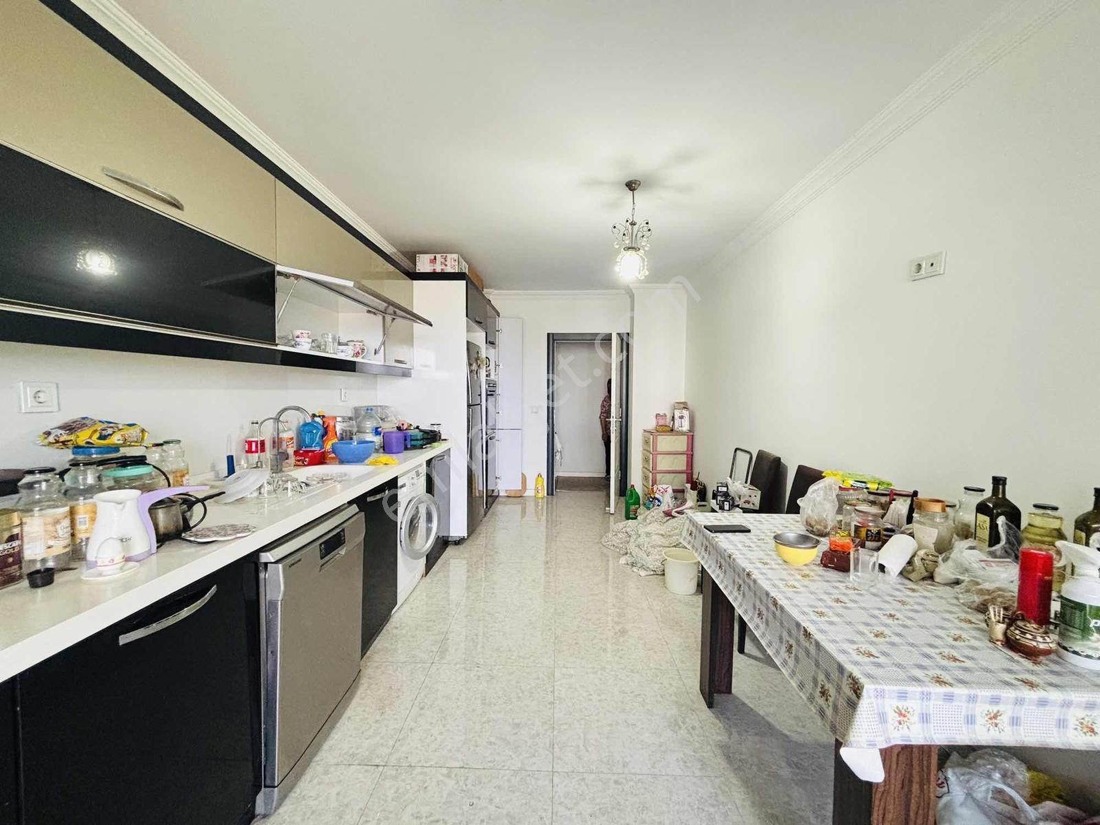 Güven'den 7/24 Güvenlikli Sitede Çift Balkon Ve Ebv. Banyolu 3+1 — fotoğraf 8