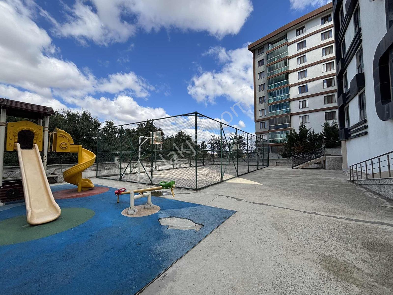Güven'den 7/24 Güvenlikli Sitede Çift Balkon Ve Ebv. Banyolu 3+1 — fotoğraf 29