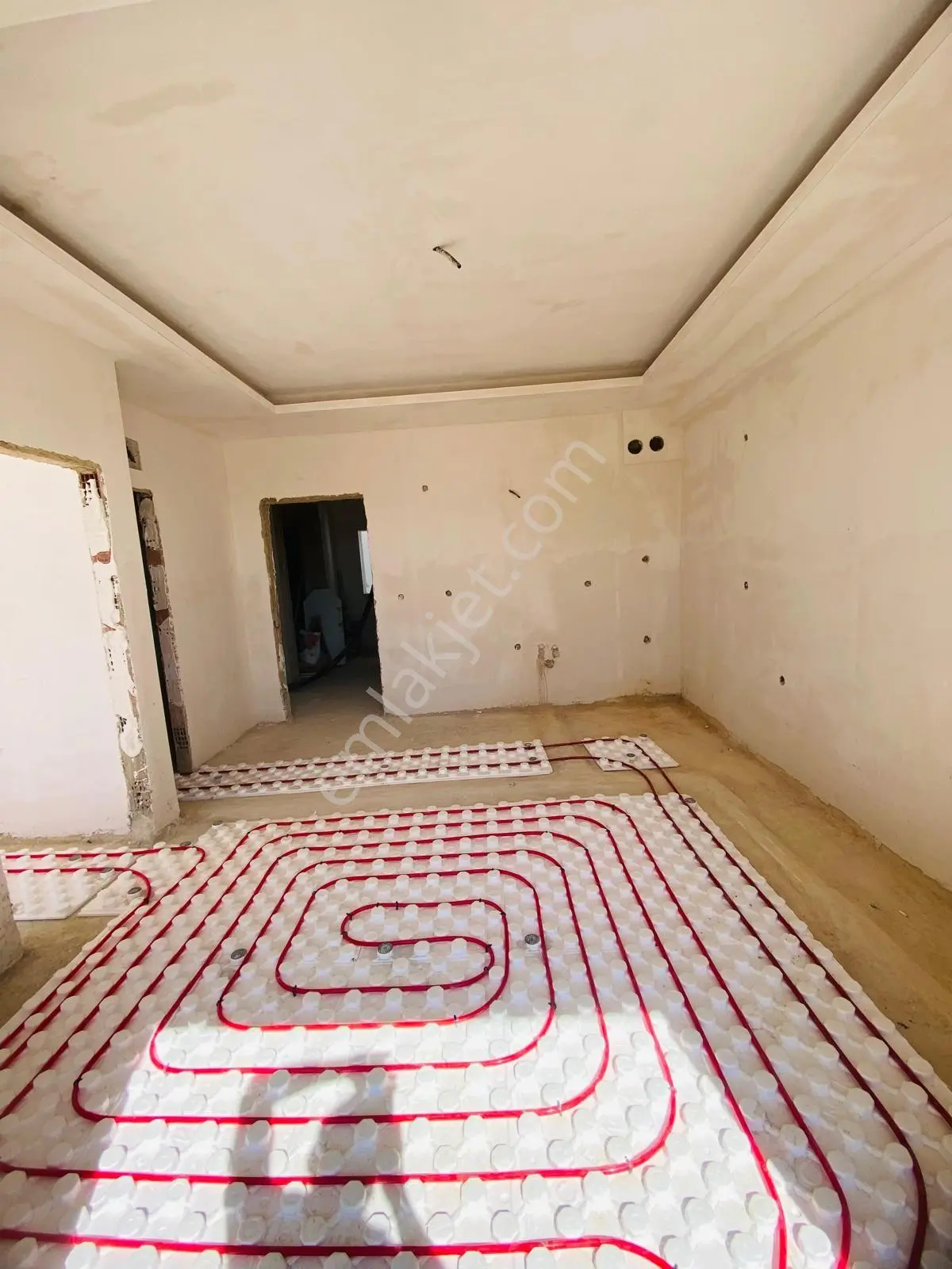 Merkezi Konumda Arakat Şık Yerden Isıtmalı 1+1 — fotoğraf 2
