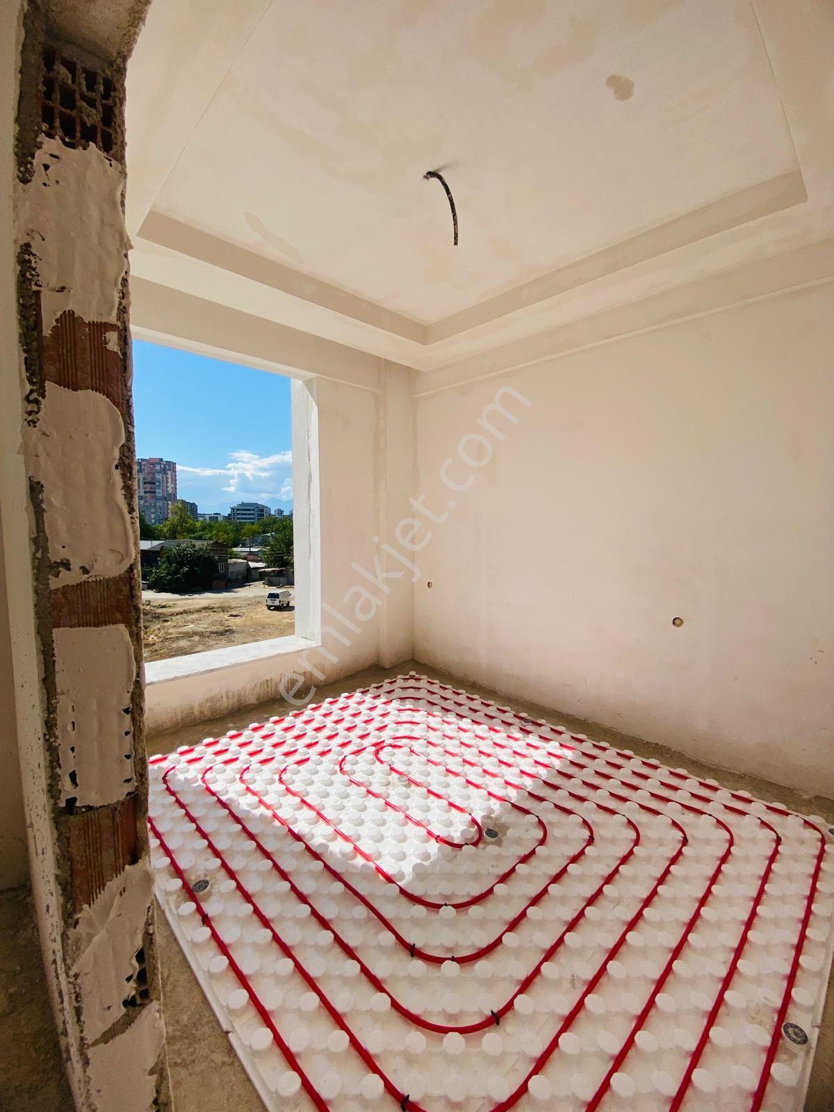 Merkezi Konumda Arakat Şık Yerden Isıtmalı 1+1 — fotoğraf 6