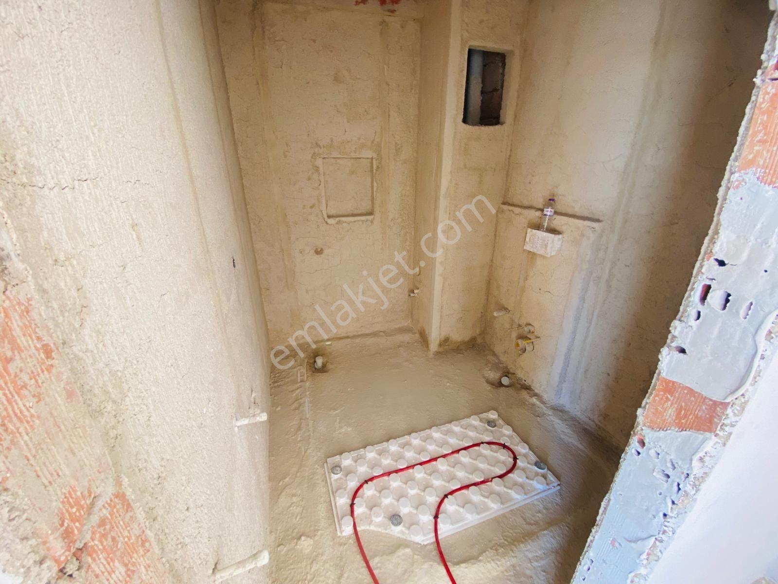 Merkezi Konumda Arakat Şık Yerden Isıtmalı 1+1 — fotoğraf 8